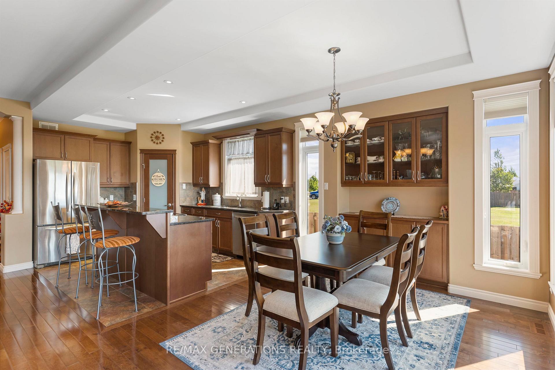 Photo 6 of 706 Weiler Boulevard, Thunder Bay, Parkdale — HOMEH
