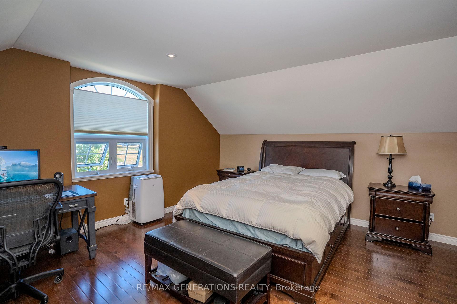 Photo 16 of 706 Weiler Boulevard, Thunder Bay, Parkdale — HOMEH