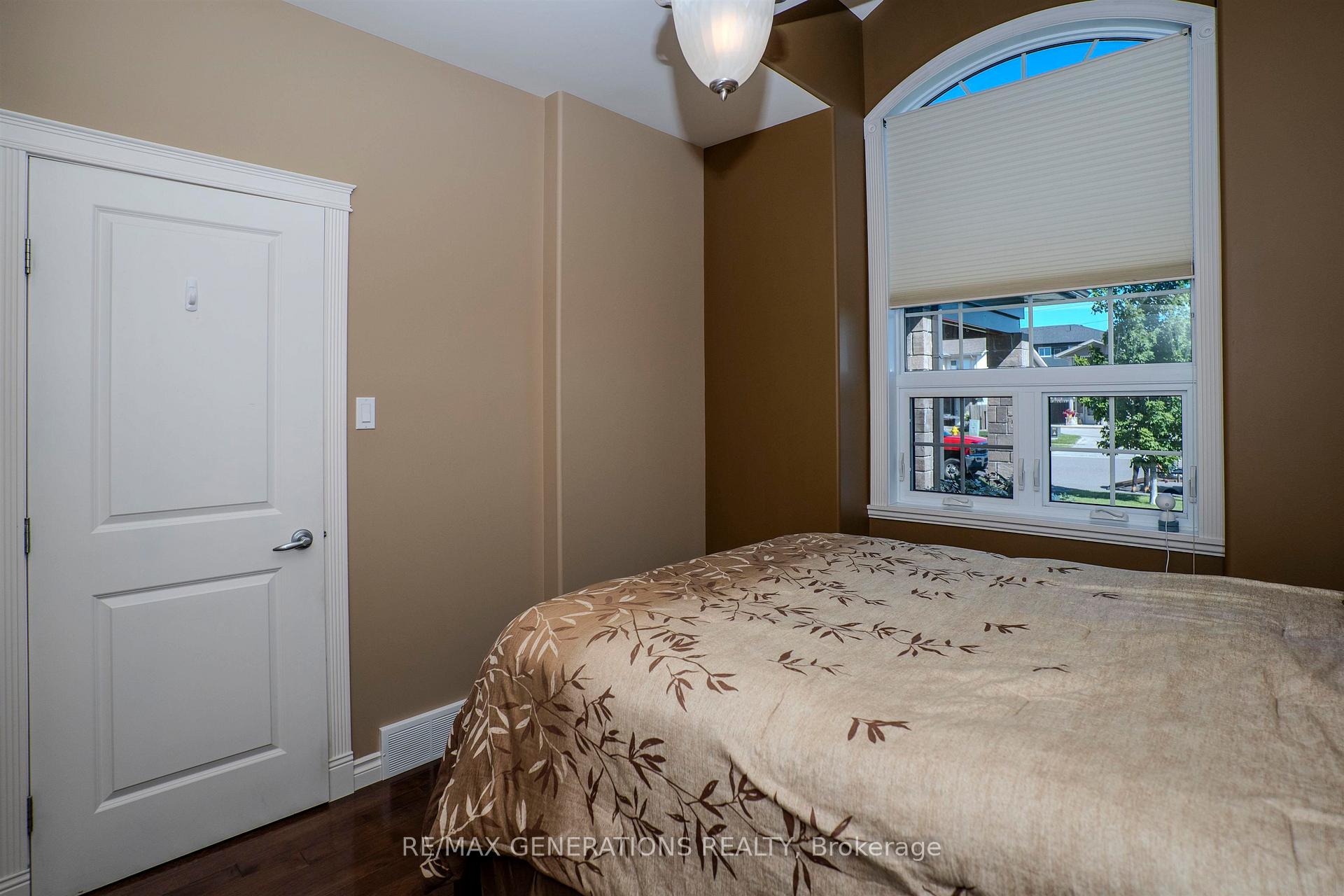 Photo 20 of 706 Weiler Boulevard, Thunder Bay, Parkdale — HOMEH