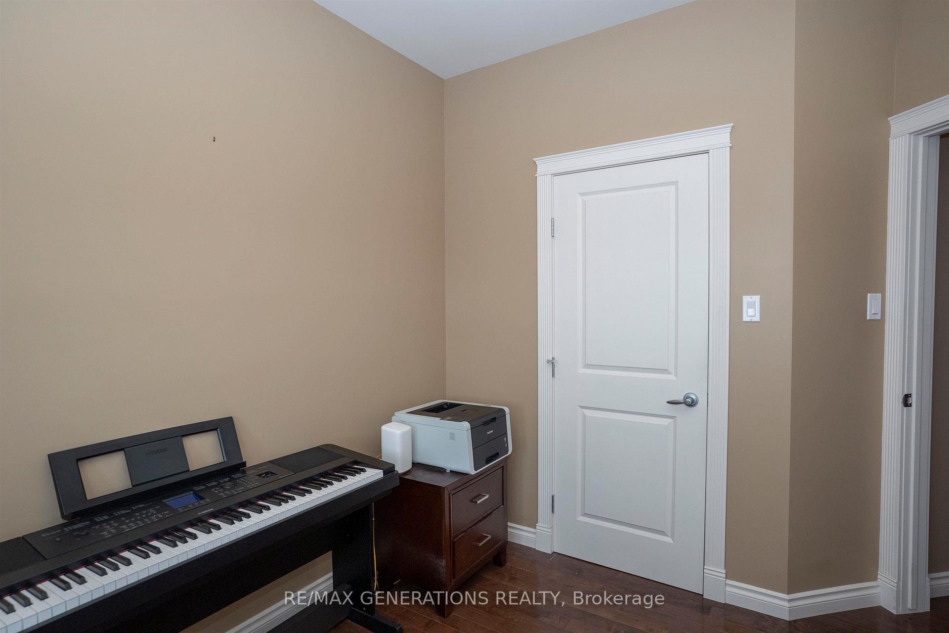 Photo 23 of 706 Weiler Boulevard, Thunder Bay, Parkdale — HOMEH
