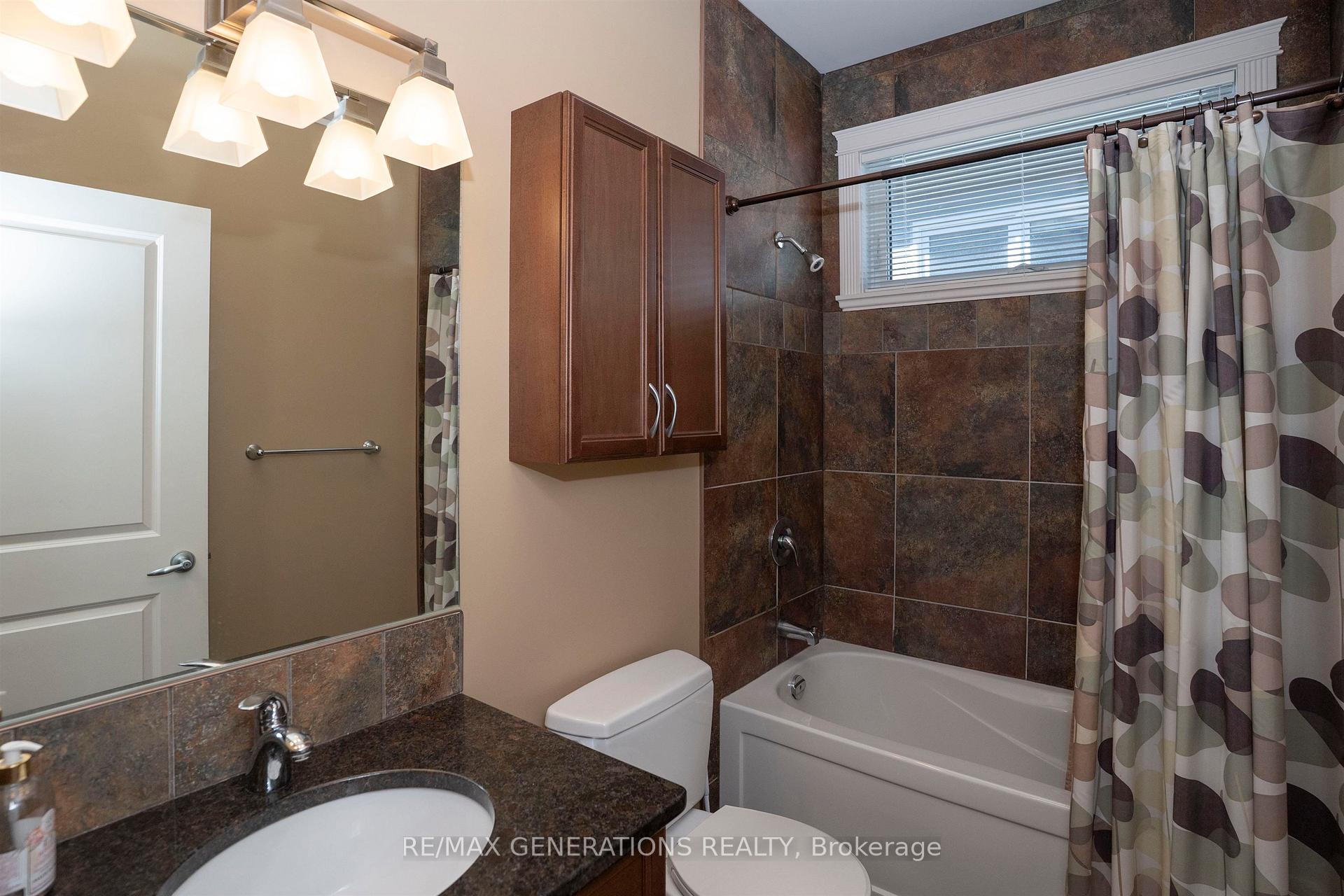 Photo 24 of 706 Weiler Boulevard, Thunder Bay, Parkdale — HOMEH