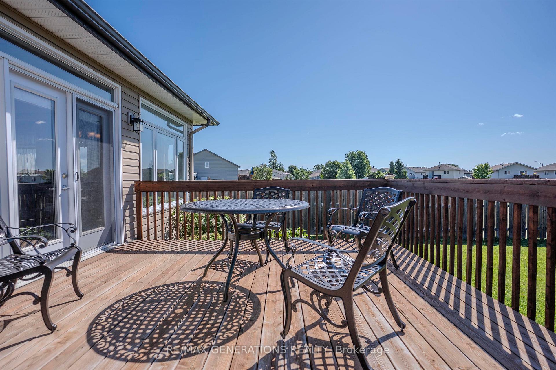 Photo 37 of 706 Weiler Boulevard, Thunder Bay, Parkdale — HOMEH