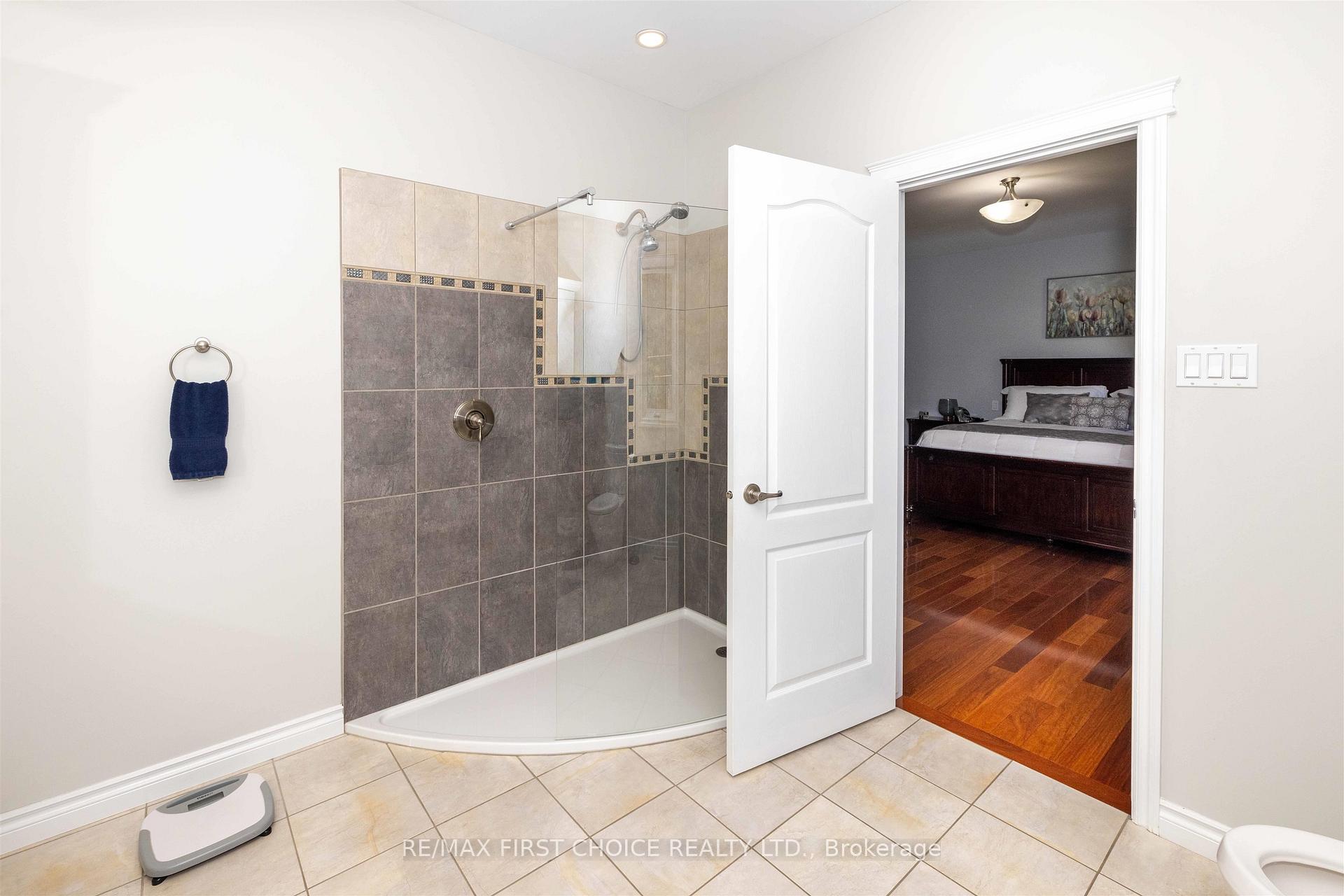 Photo 9 of 132 Wolverine Crescent, Thunder Bay, Parkdale — HOMEH