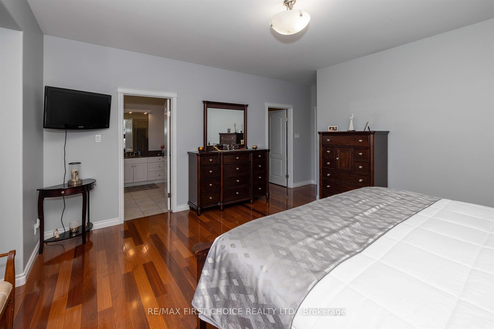 Photo 11 of 132 Wolverine Crescent, Thunder Bay, Parkdale — HOMEH