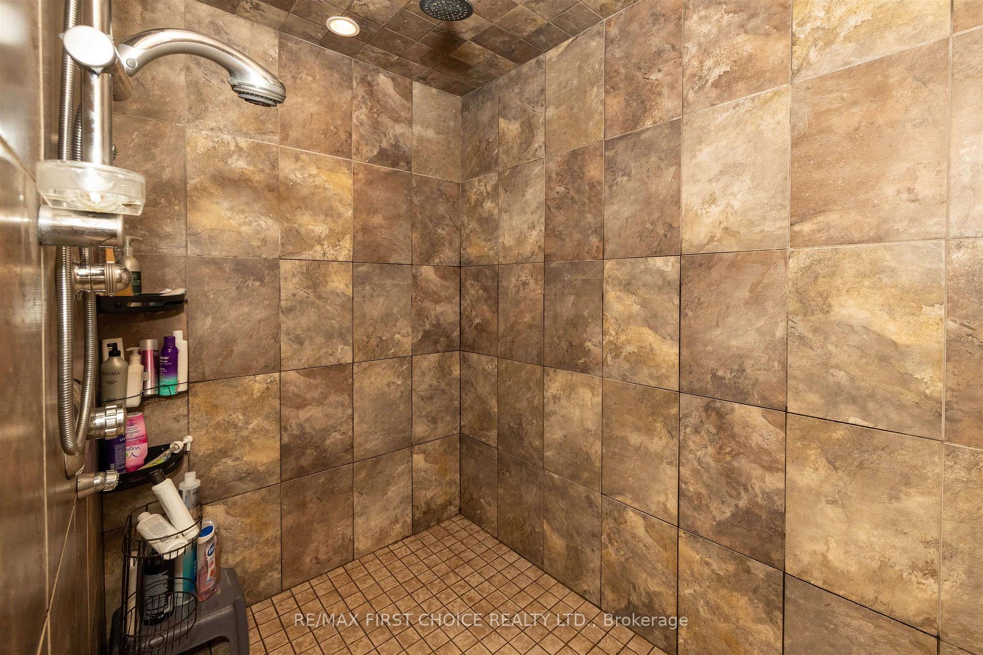Photo 33 of 132 Wolverine Crescent, Thunder Bay, Parkdale — HOMEH