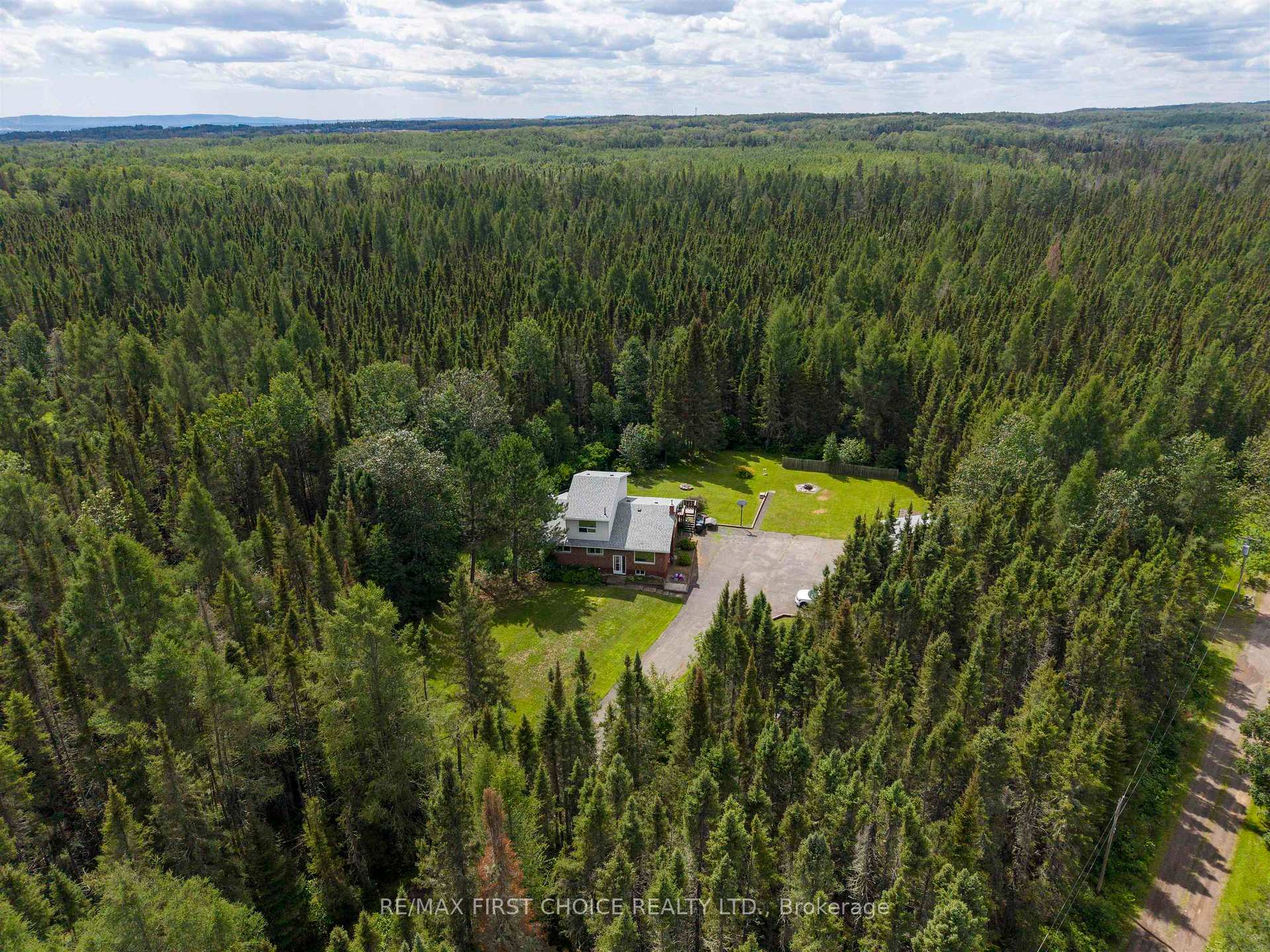 Photo 2 of 521 Onion Lake Road, Thunder Bay, McIntyre North — HOMEH