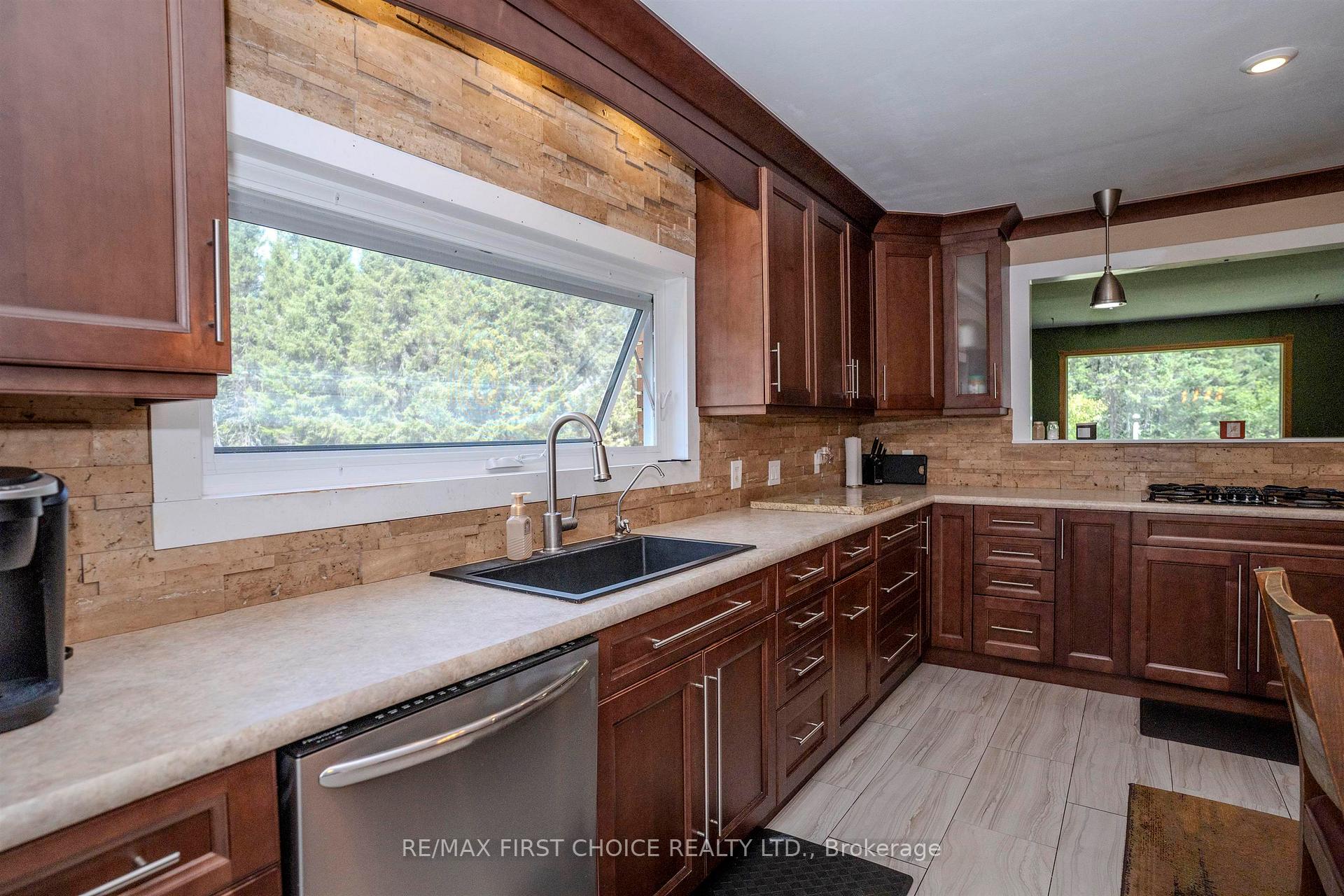 Photo 13 of 521 Onion Lake Road, Thunder Bay, McIntyre North — HOMEH