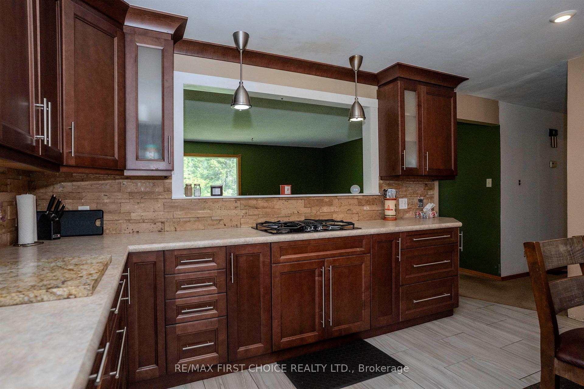 Photo 14 of 521 Onion Lake Road, Thunder Bay, McIntyre North — HOMEH