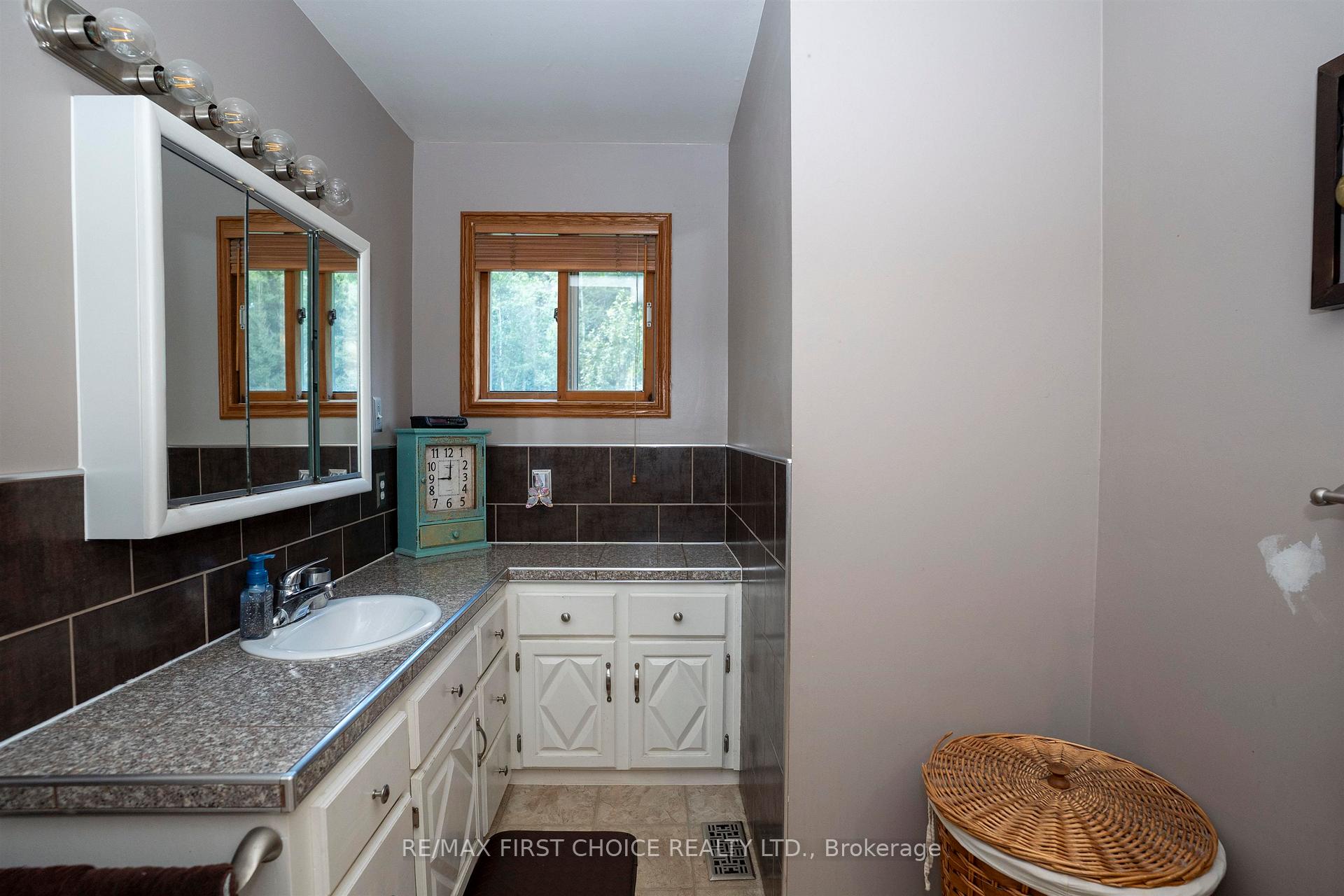 Photo 33 of 521 Onion Lake Road, Thunder Bay, McIntyre North — HOMEH