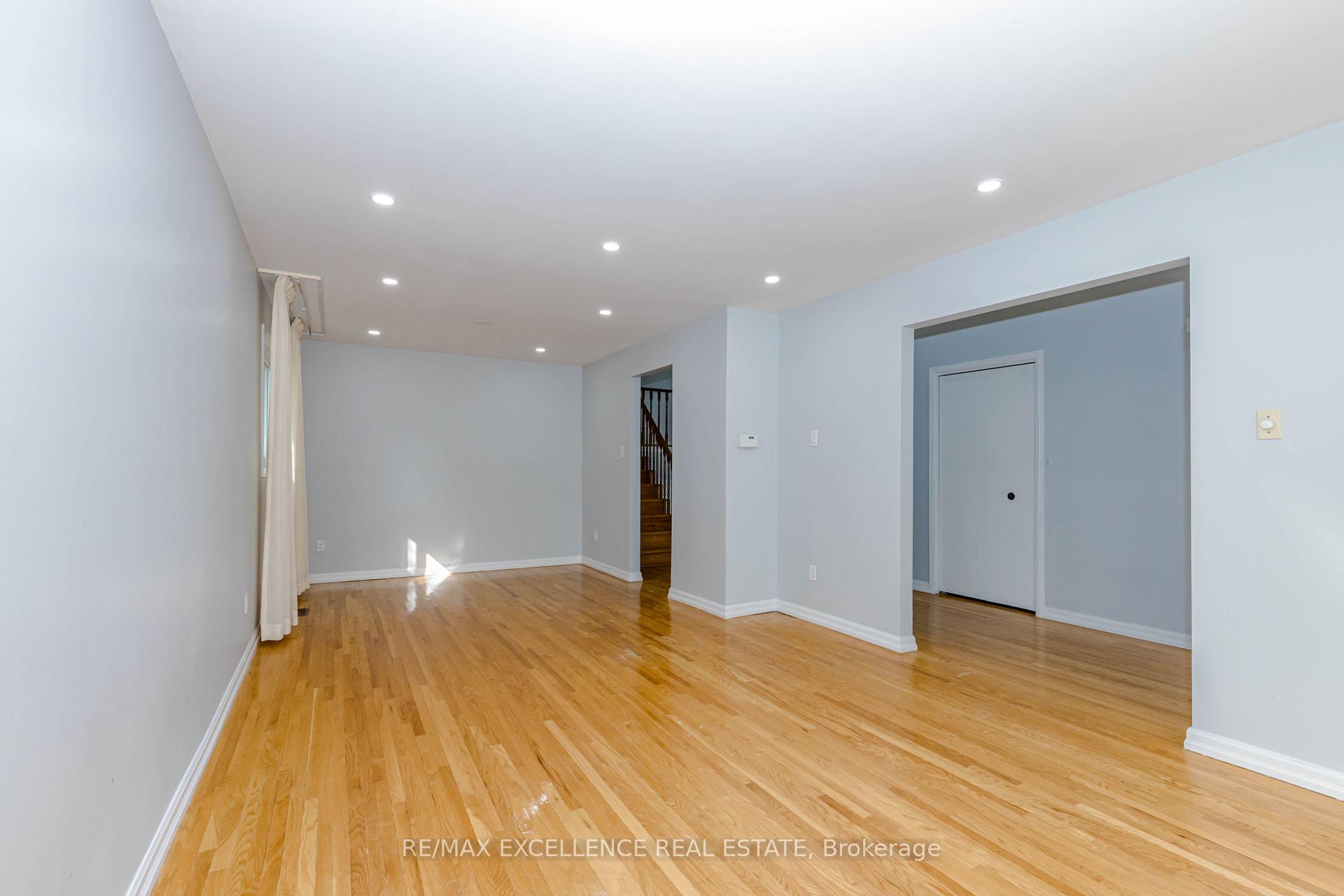 Photo 5 of 15 Maidstone Crescent, Brampton, Central Park — HOMEH