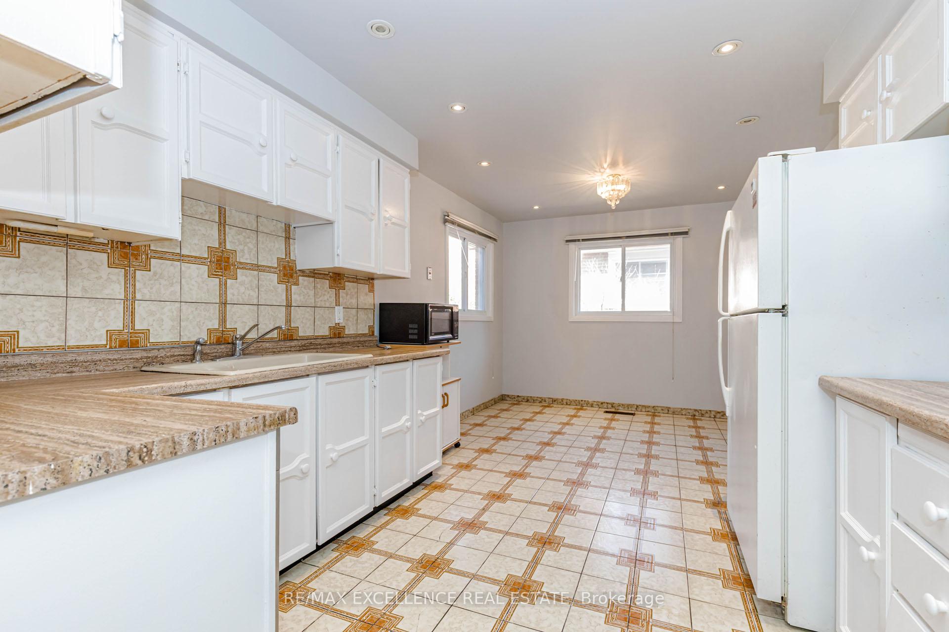 Photo 8 of 15 Maidstone Crescent, Brampton, Central Park — HOMEH