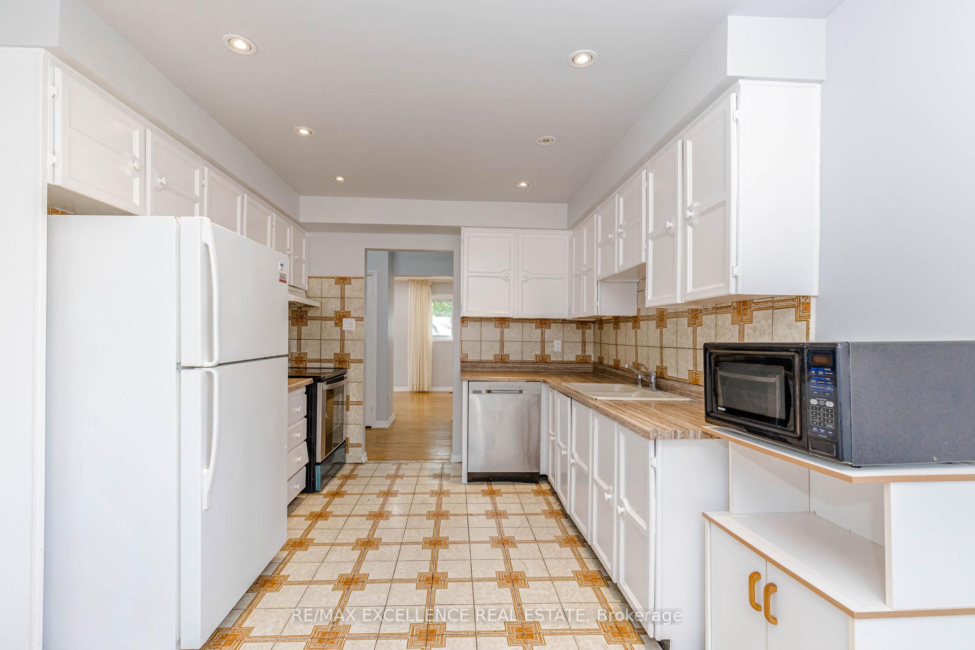 Photo 9 of 15 Maidstone Crescent, Brampton, Central Park — HOMEH