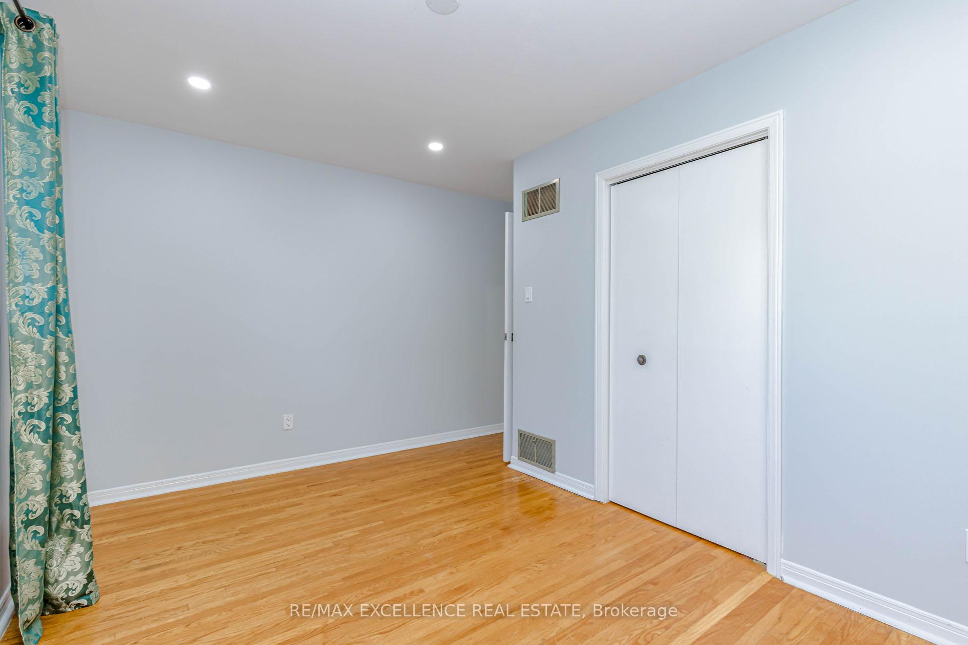 Photo 16 of 15 Maidstone Crescent, Brampton, Central Park — HOMEH