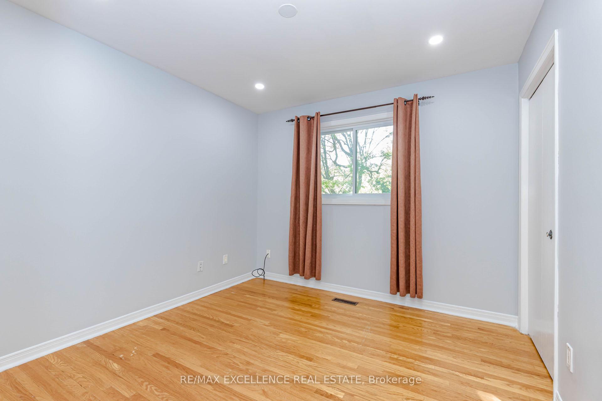 Photo 18 of 15 Maidstone Crescent, Brampton, Central Park — HOMEH
