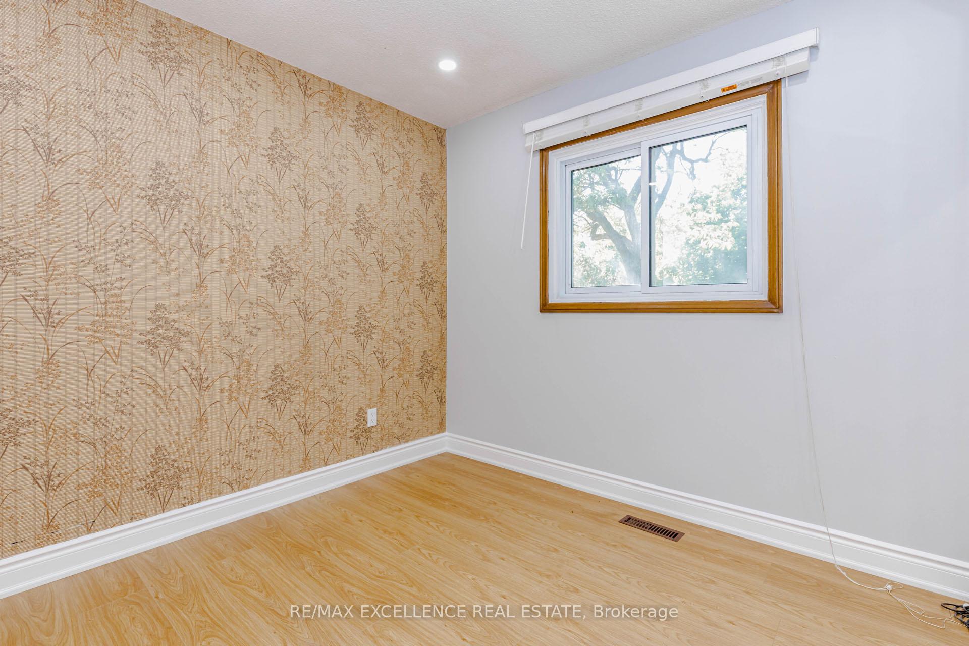 Photo 23 of 15 Maidstone Crescent, Brampton, Central Park — HOMEH