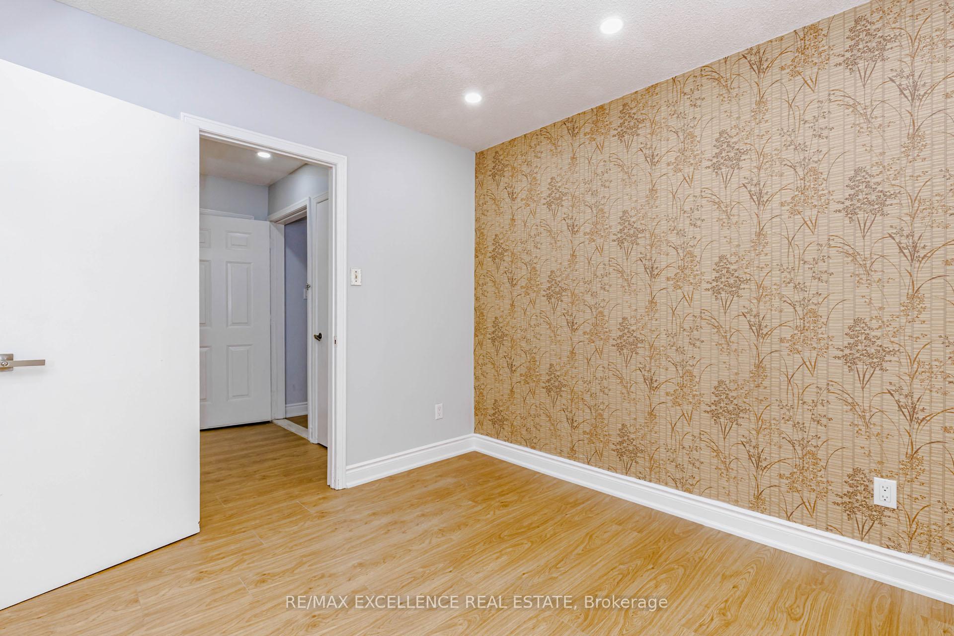 Photo 24 of 15 Maidstone Crescent, Brampton, Central Park — HOMEH