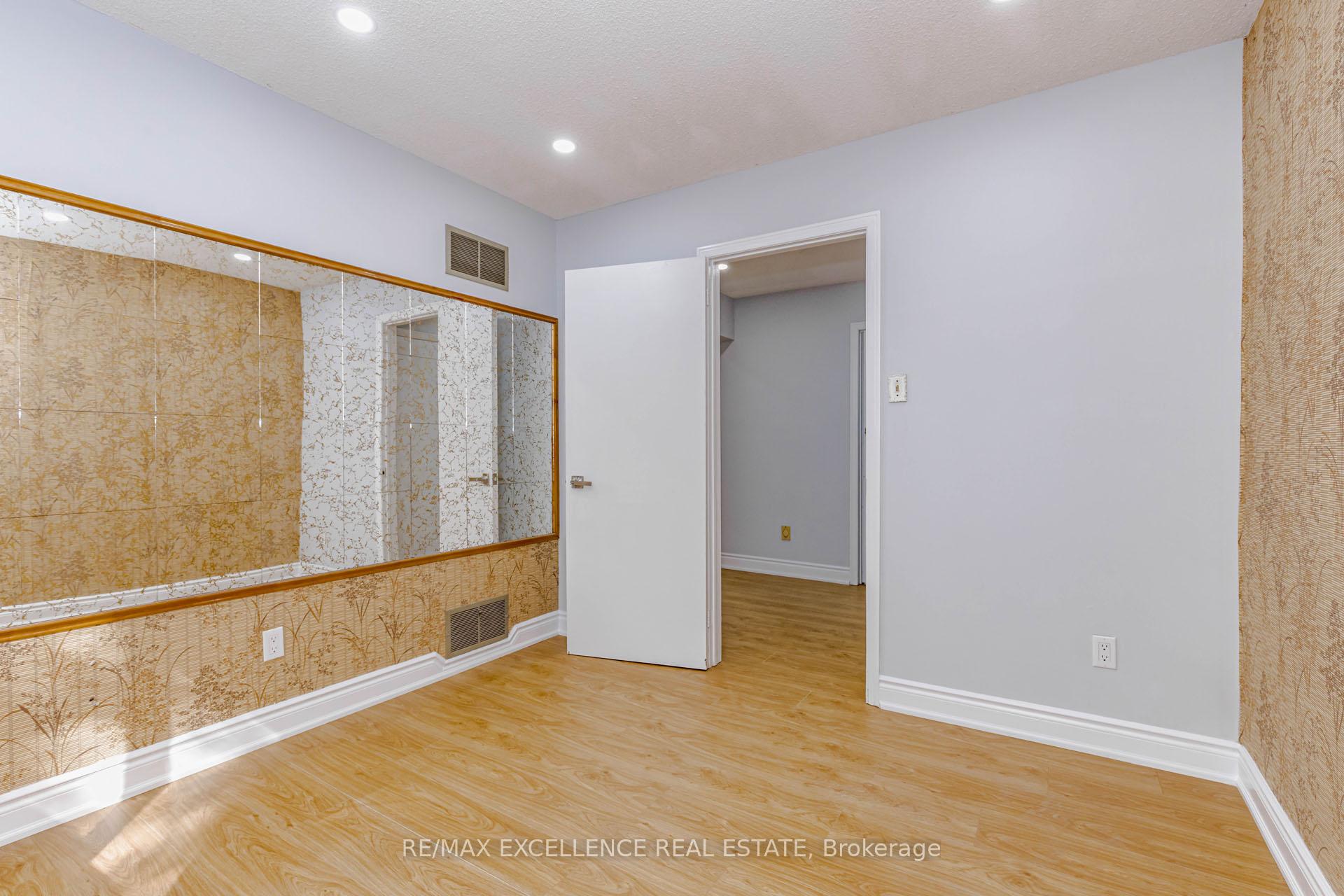 Photo 25 of 15 Maidstone Crescent, Brampton, Central Park — HOMEH