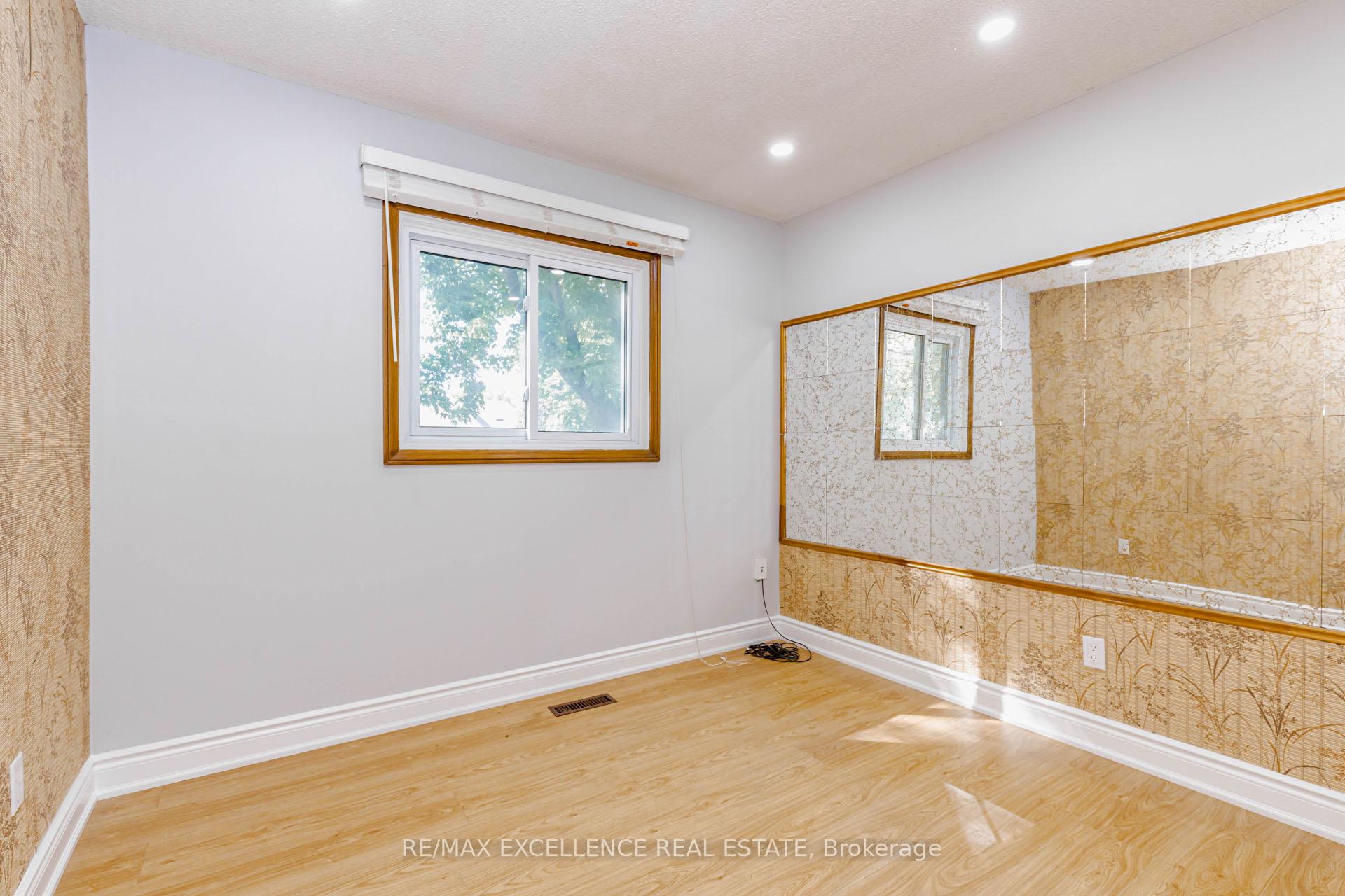 Photo 26 of 15 Maidstone Crescent, Brampton, Central Park — HOMEH