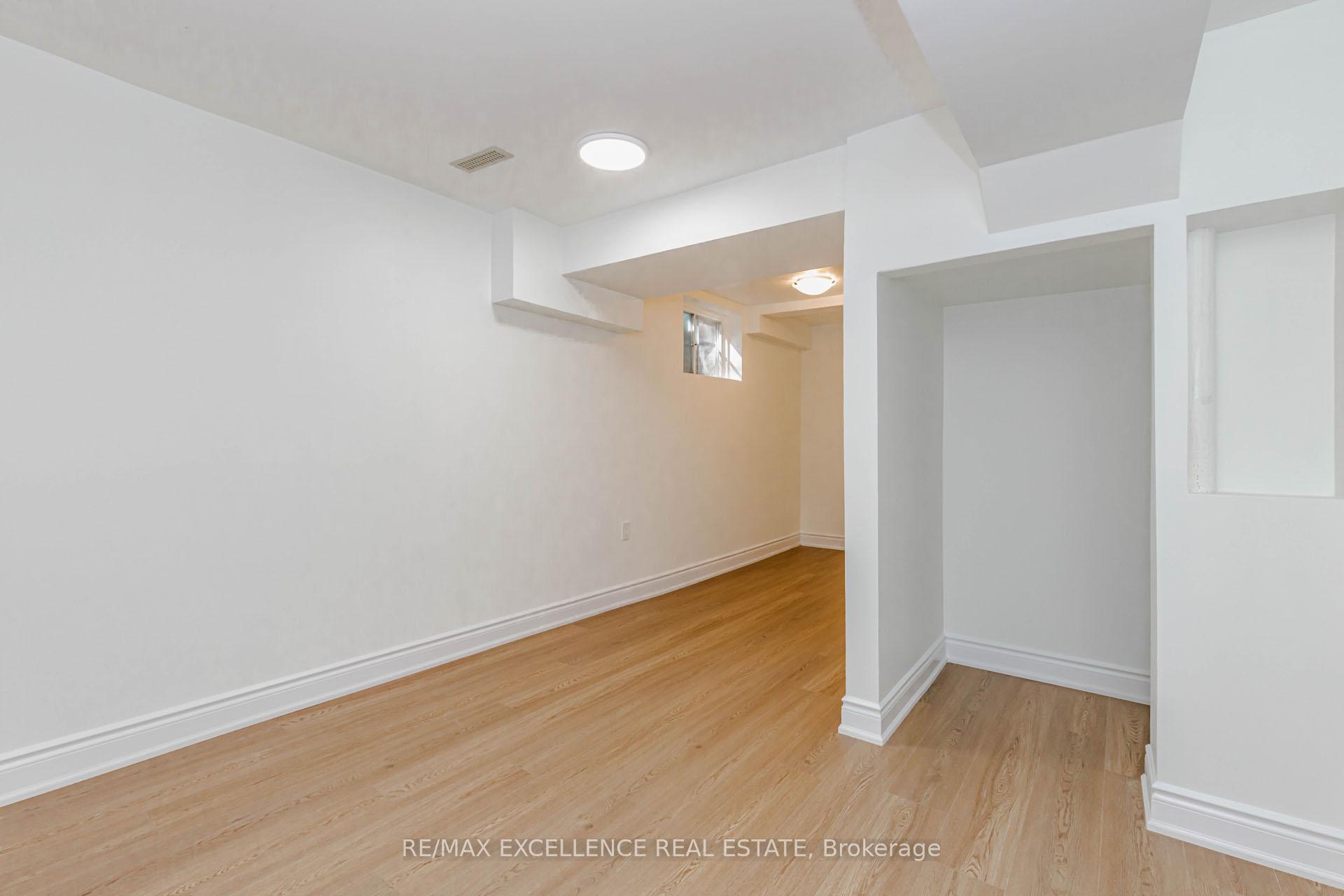 Photo 41 of 15 Maidstone Crescent, Brampton, Central Park — HOMEH