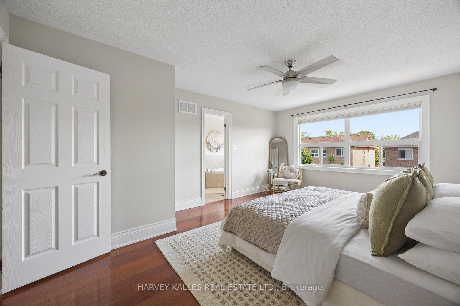 Photo 15 of 19 Starr Crescent, Aurora, Bayview Northeast — HOMEH