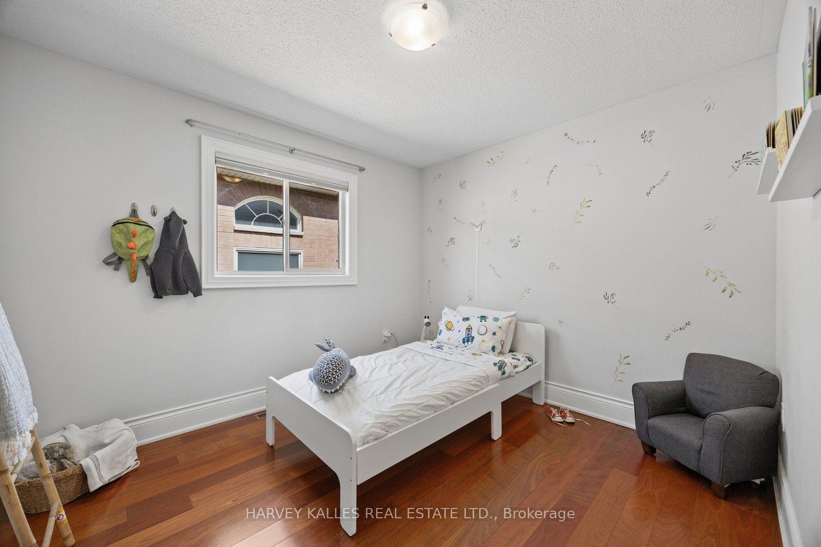 Photo 20 of 19 Starr Crescent, Aurora, Bayview Northeast — HOMEH