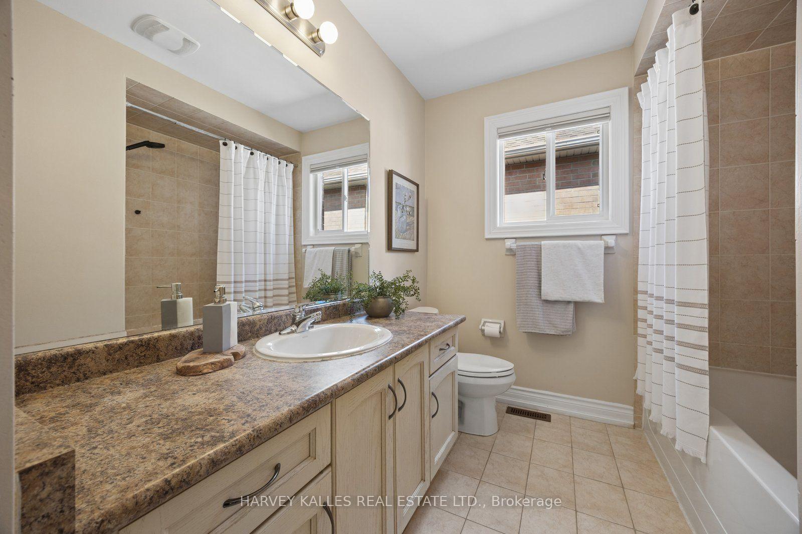 Photo 21 of 19 Starr Crescent, Aurora, Bayview Northeast — HOMEH