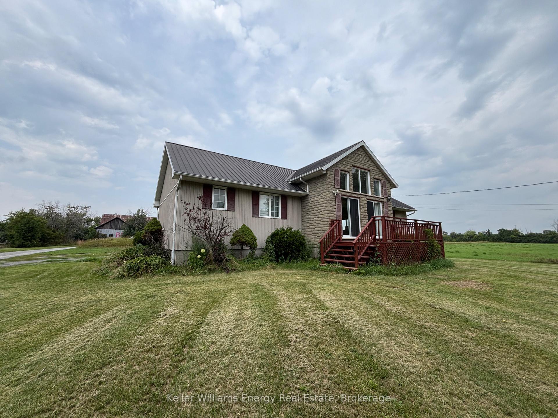 Photo 3 of 1450 County Road 19, Prince Edward County, Ameliasburg Ward — HOMEH
