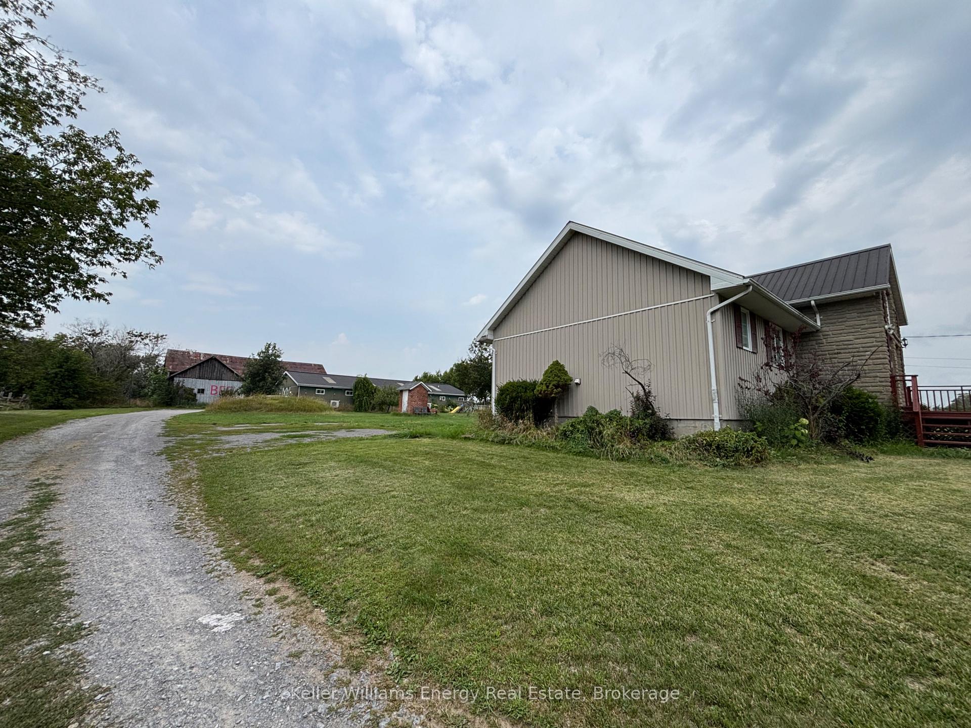 Photo 4 of 1450 County Road 19, Prince Edward County, Ameliasburg Ward — HOMEH
