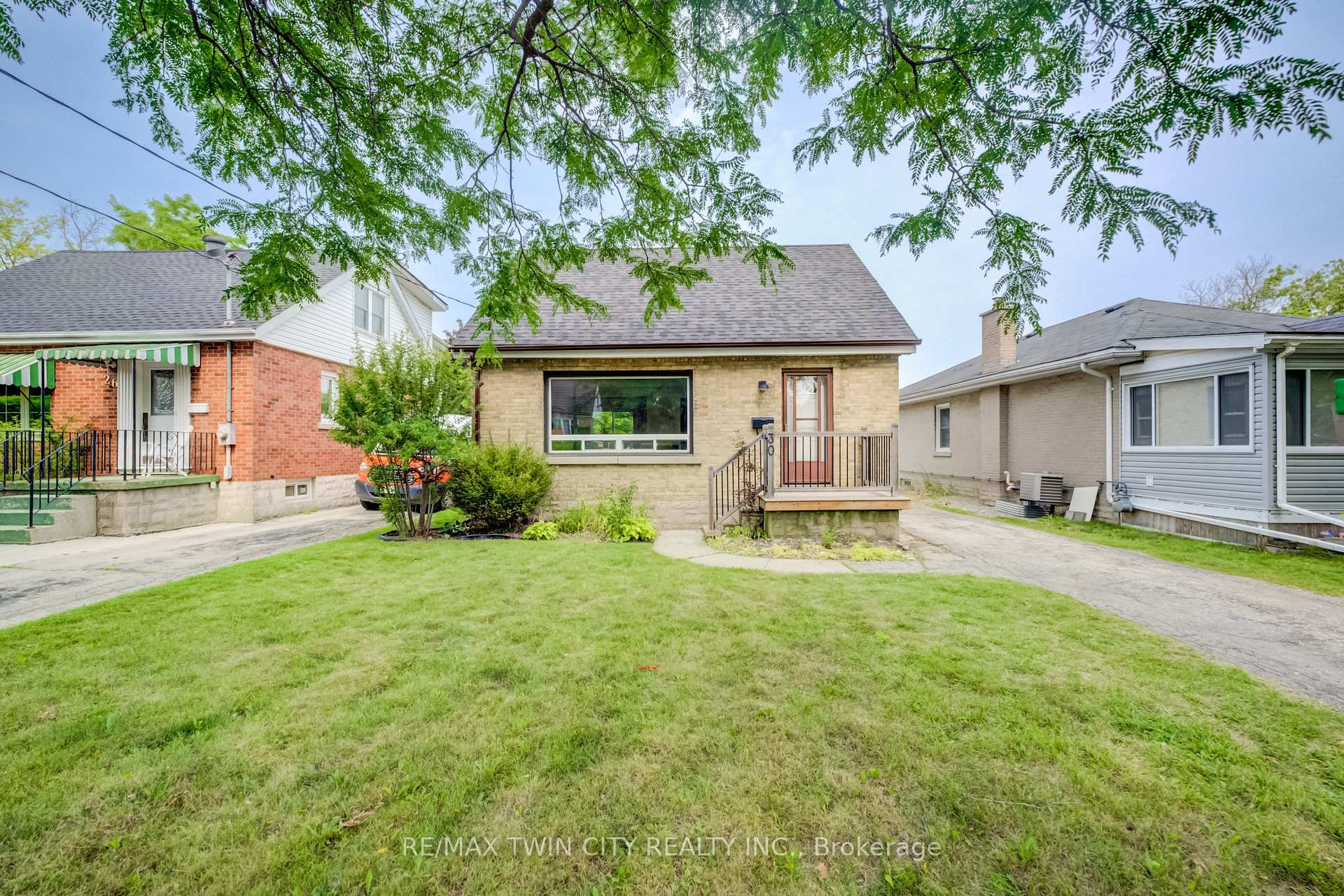 Photo 2 of 30 Indiana Street, Waterloo — HOMEH