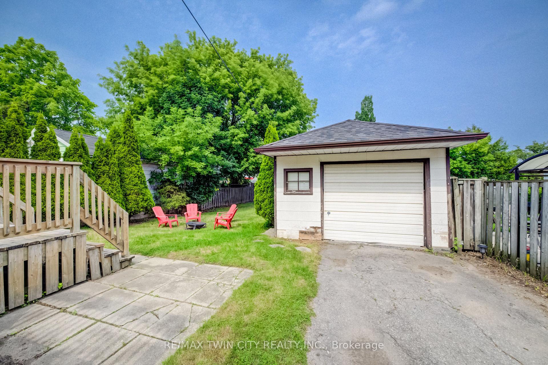 Photo 22 of 30 Indiana Street, Waterloo — HOMEH