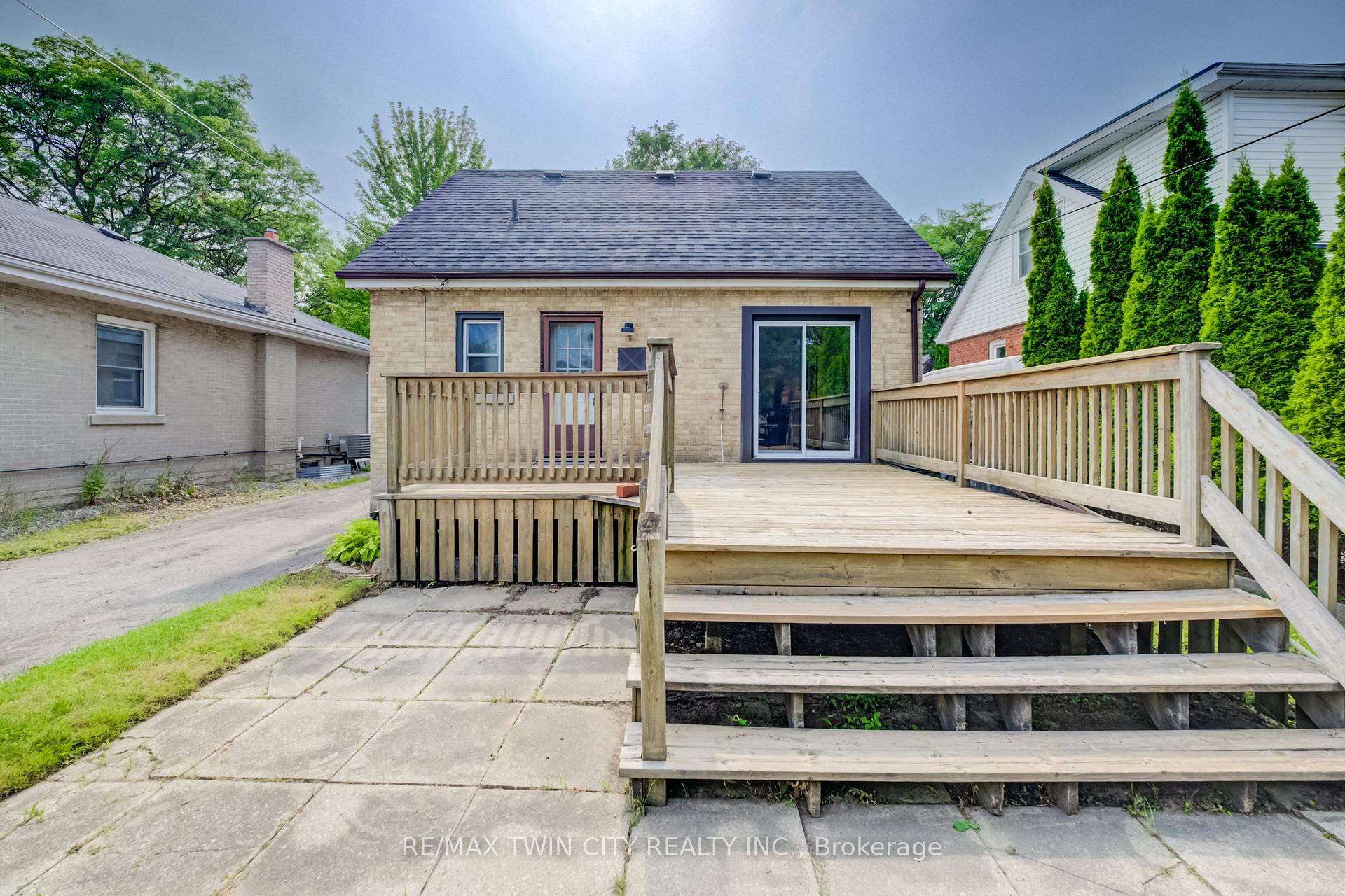 Photo 24 of 30 Indiana Street, Waterloo — HOMEH