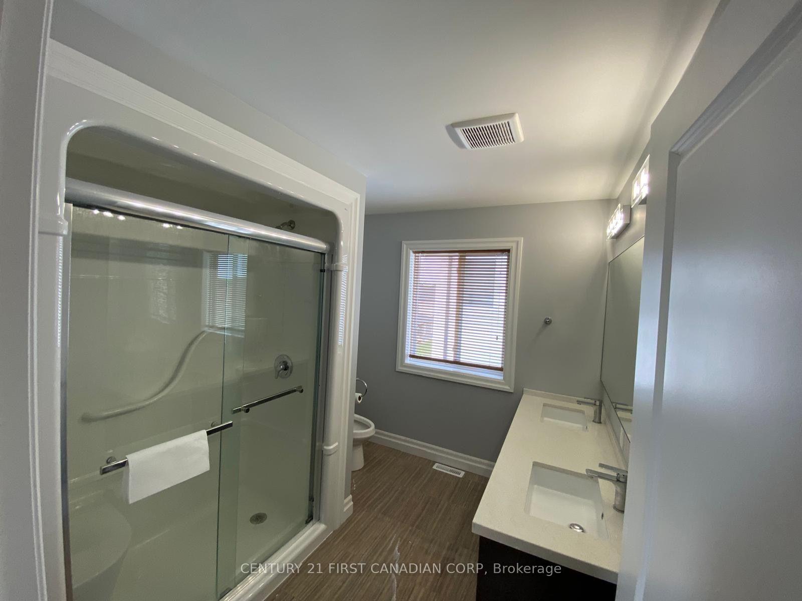 Photo 4 of Unit 17, 2619 Sheffield Boulevard, London, South U — HOMEH