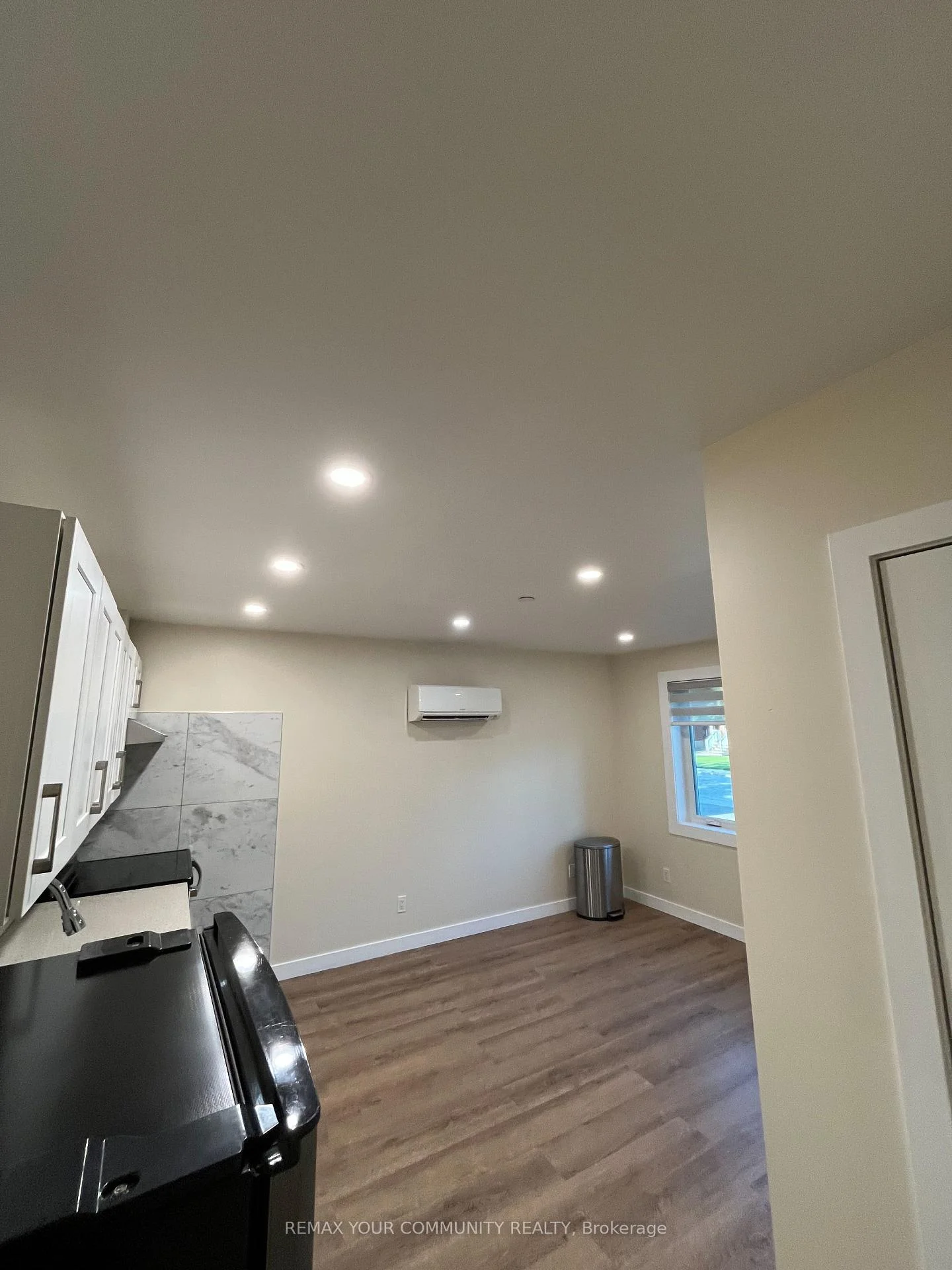 Photo 2 of Unit MAIN, 2 Harold Street, Etobicoke, Mimico — HOMEH