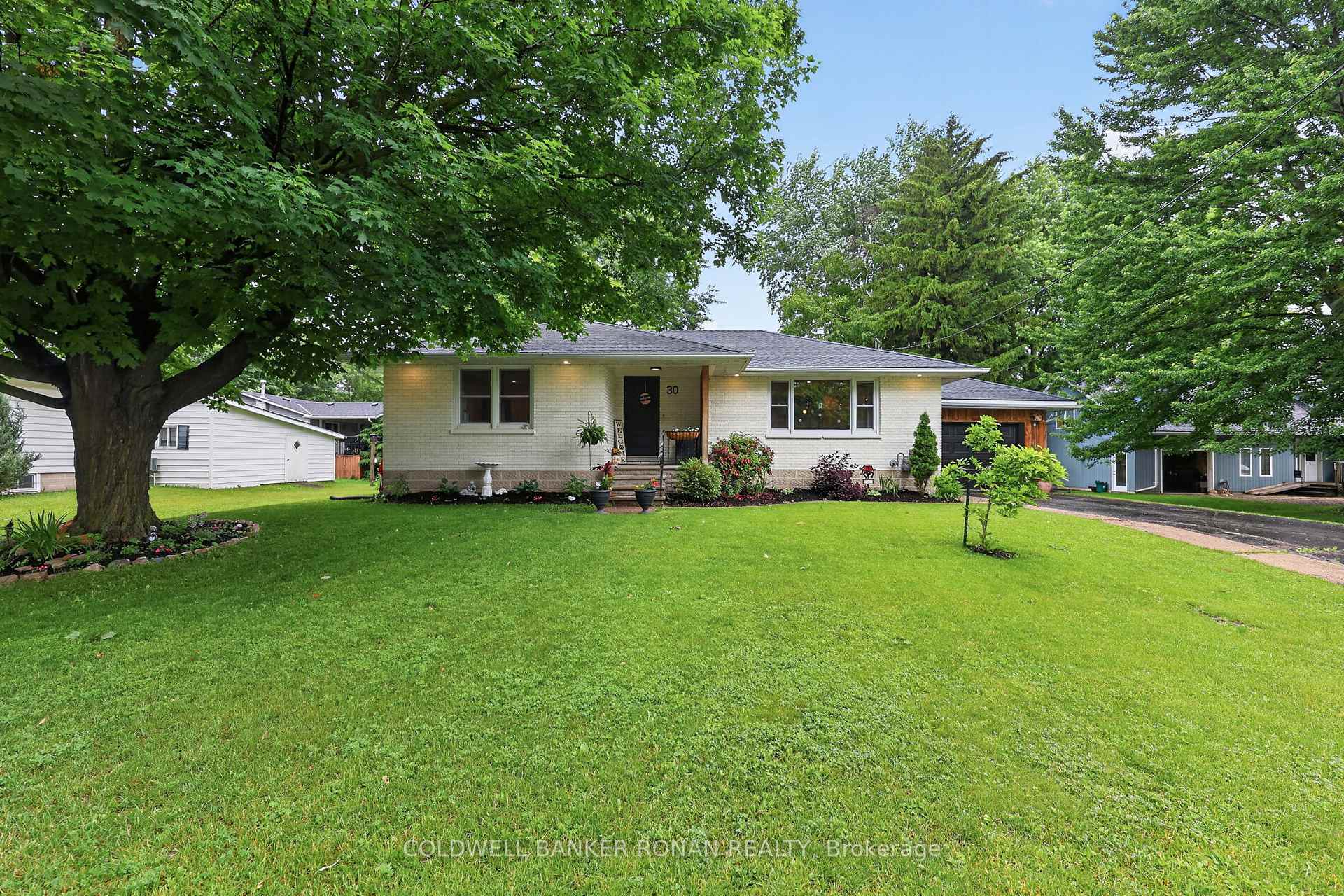 Photo 1 of 30 King Street N, Minto — HOMEH