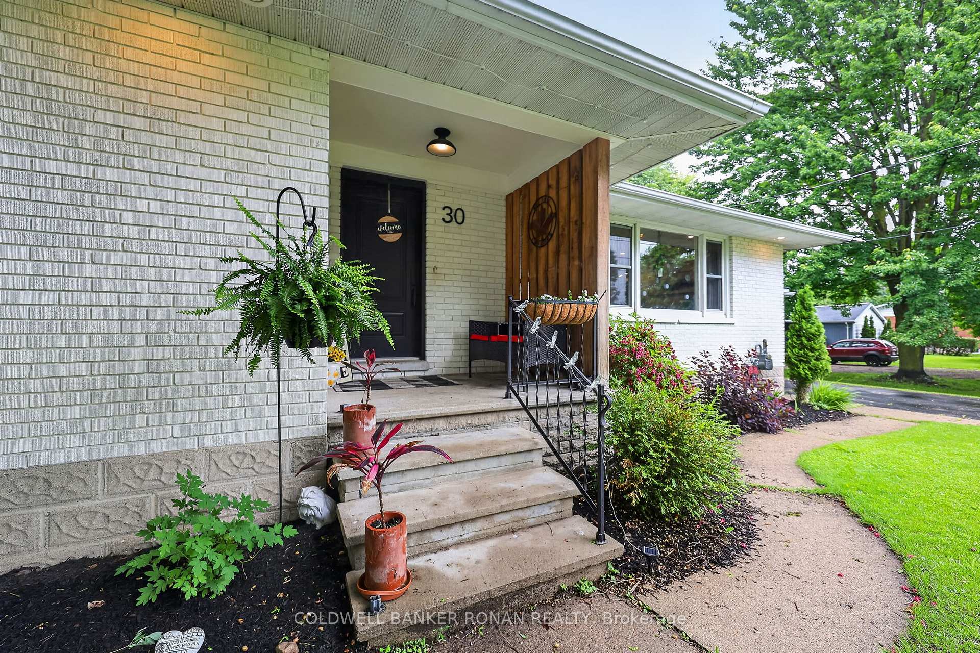Photo 4 of 30 King Street N, Minto — HOMEH