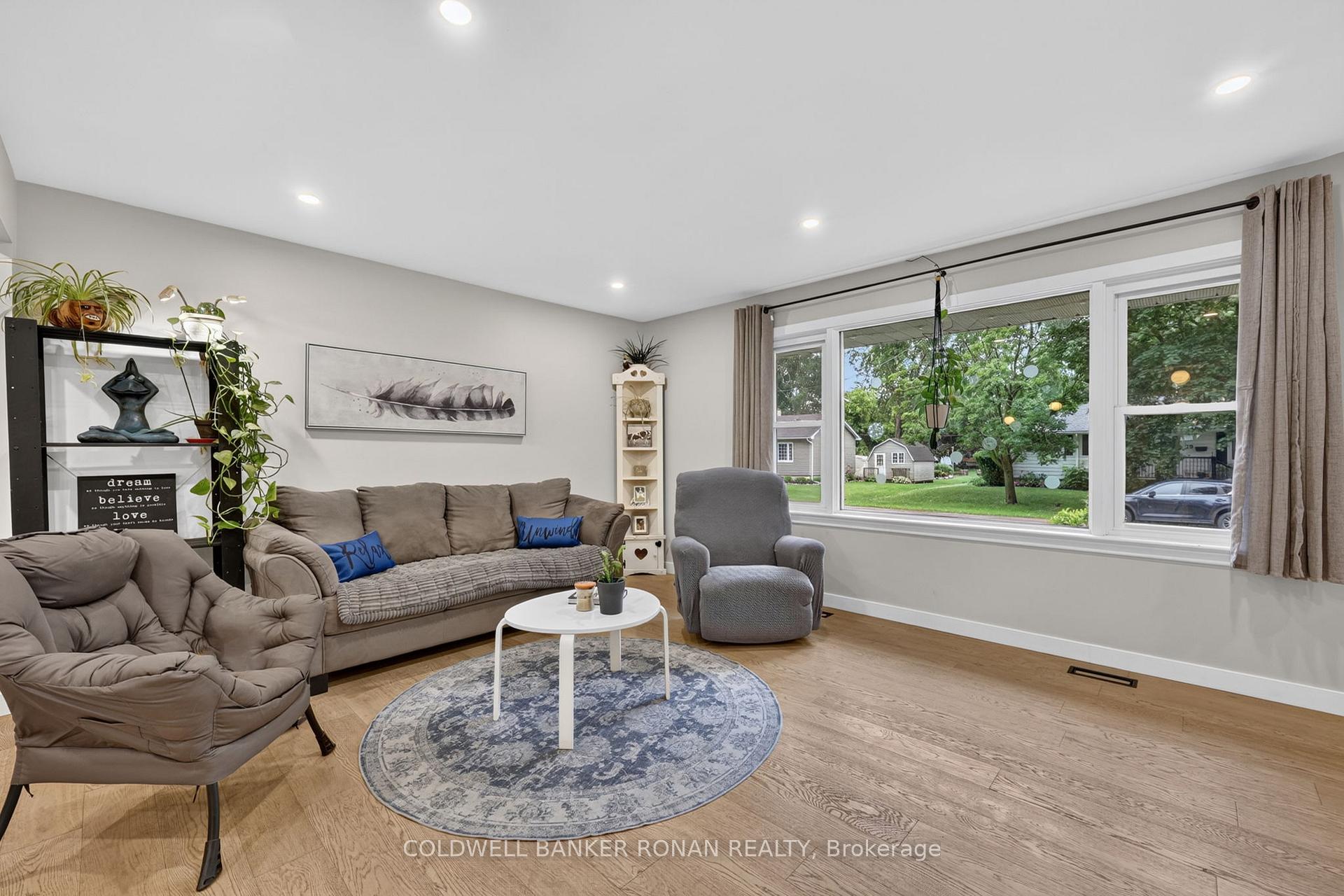 Photo 8 of 30 King Street N, Minto — HOMEH