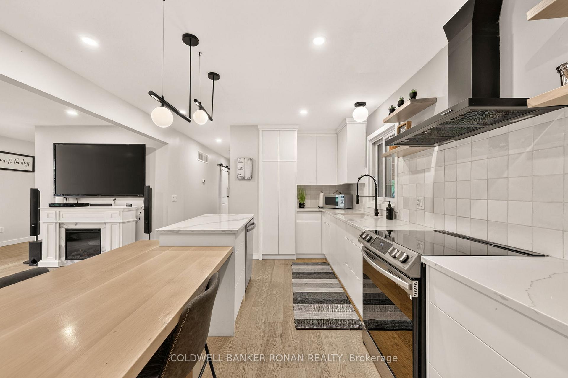 Photo 13 of 30 King Street N, Minto — HOMEH