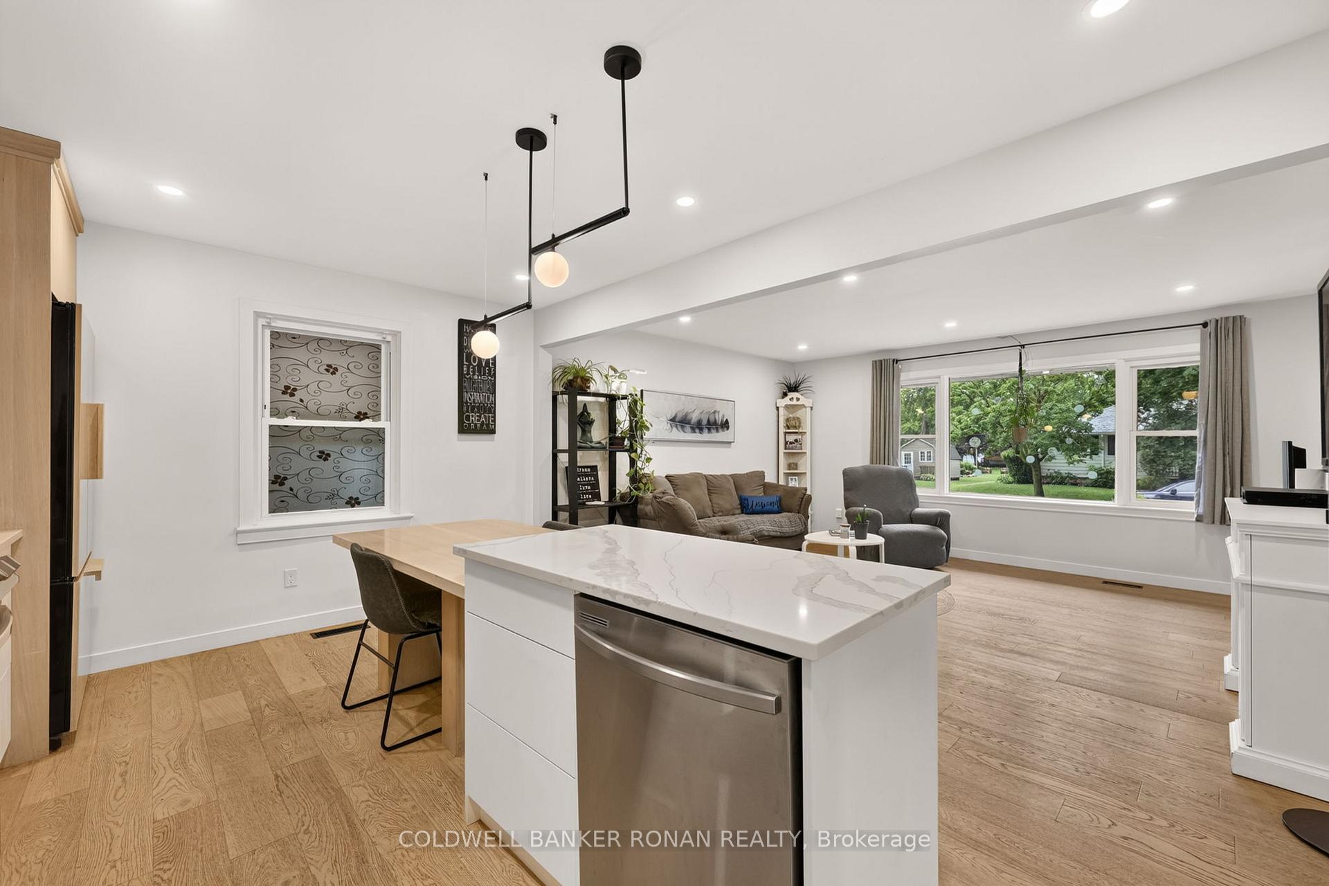 Photo 16 of 30 King Street N, Minto — HOMEH