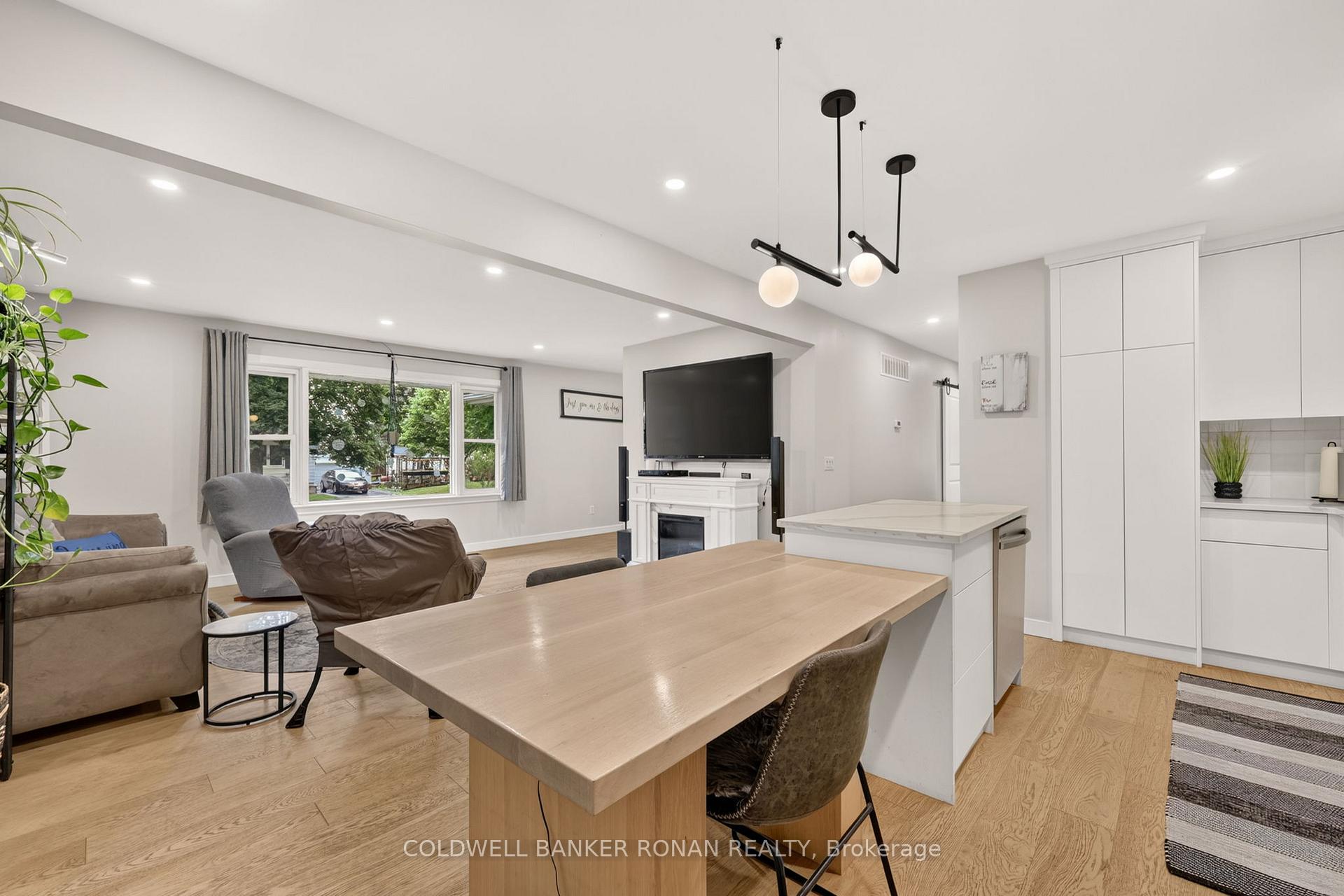 Photo 17 of 30 King Street N, Minto — HOMEH