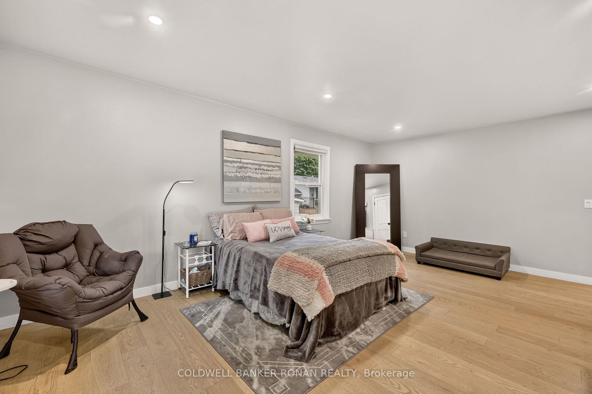 Photo 19 of 30 King Street N, Minto — HOMEH