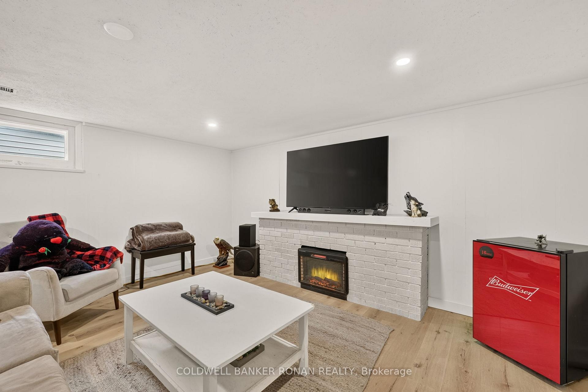 Photo 28 of 30 King Street N, Minto — HOMEH