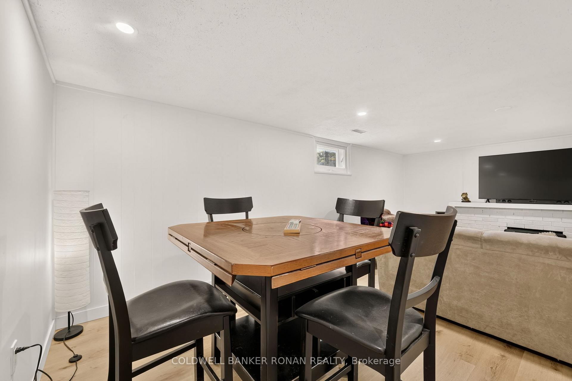 Photo 30 of 30 King Street N, Minto — HOMEH