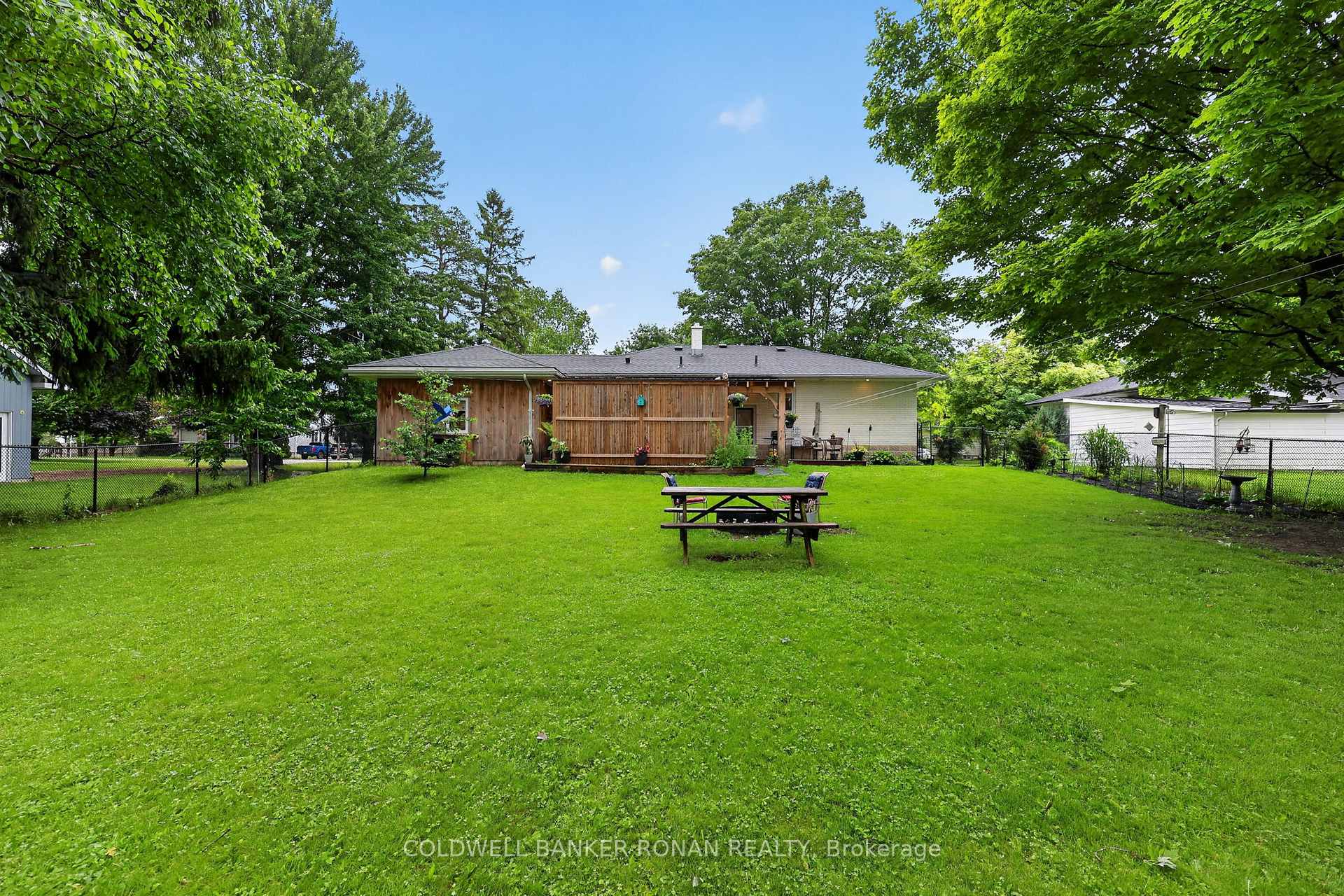 Photo 43 of 30 King Street N, Minto — HOMEH