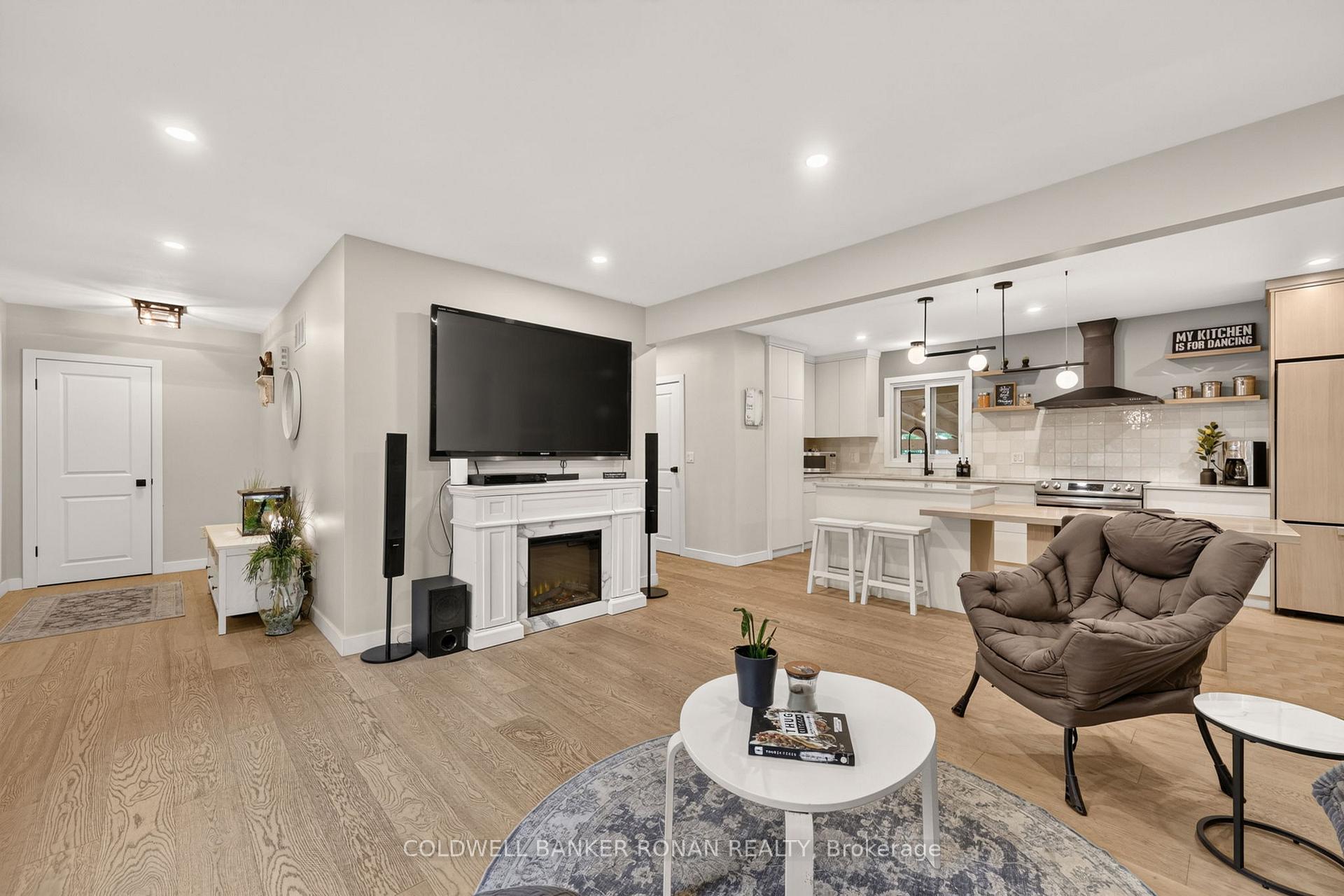 Photo 50 of 30 King Street N, Minto — HOMEH