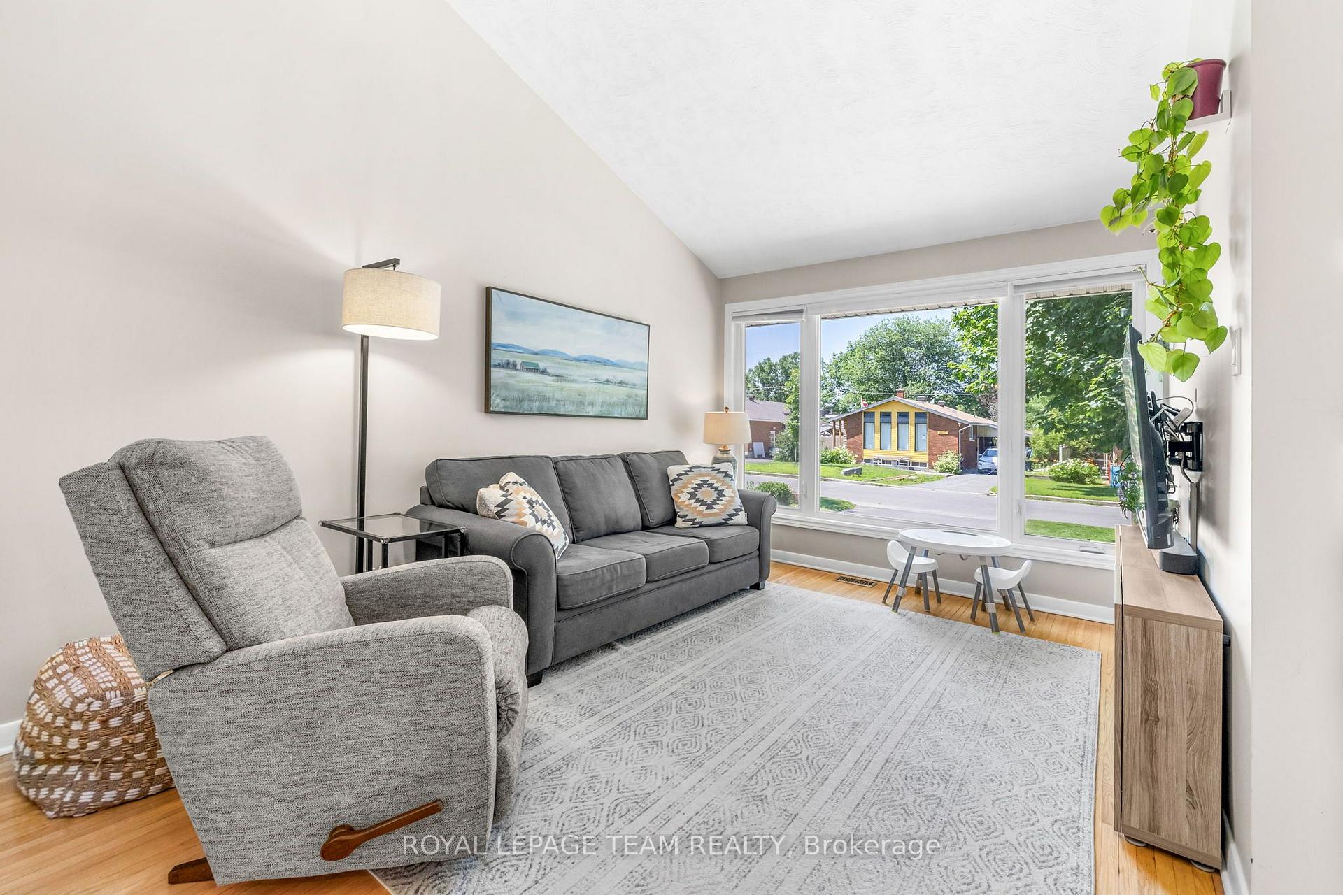 Photo 6 of 2296 Kay Street, Ottawa, Queensway Terrace South/Ridgeview — HOMEH