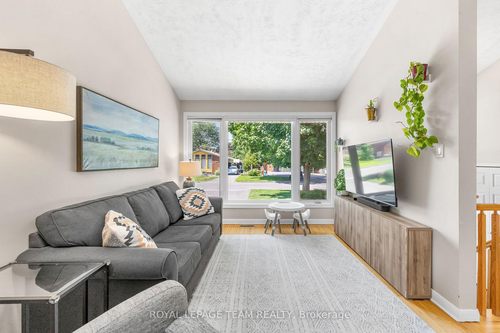 Photo 7 of 2296 Kay Street, Ottawa, Queensway Terrace South/Ridgeview — HOMEH