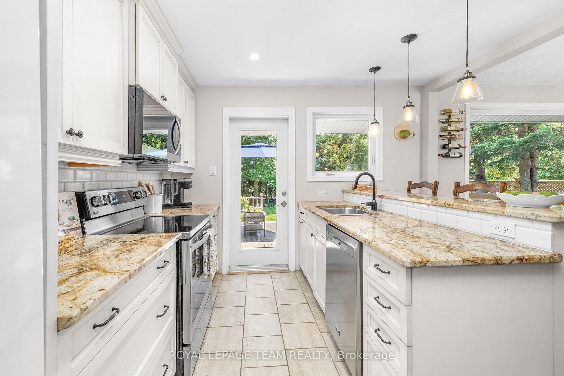 Photo 17 of 2296 Kay Street, Ottawa, Queensway Terrace South/Ridgeview — HOMEH