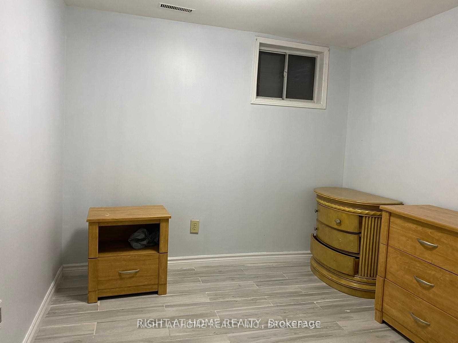 Photo 5 of Unit (Bsmt), 18 Big Red Avenue, Scarborough, Agincourt North — HOMEH
