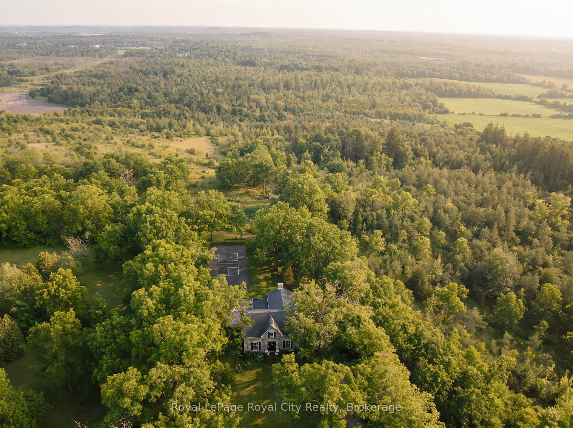 Photo 3 of 7243 Concession 1 Road, Puslinch, Crieff/Aikensville/Killean — HOMEH