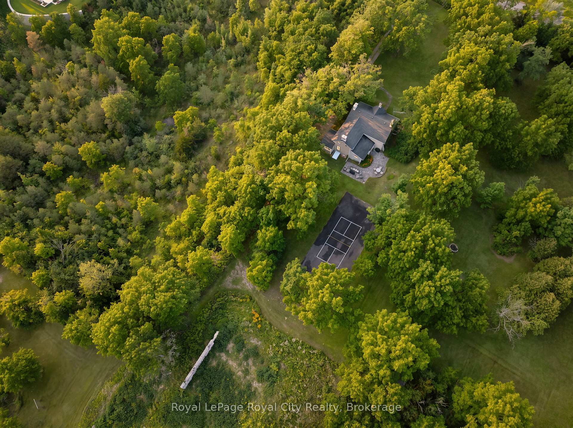 Photo 6 of 7243 Concession 1 Road, Puslinch, Crieff/Aikensville/Killean — HOMEH